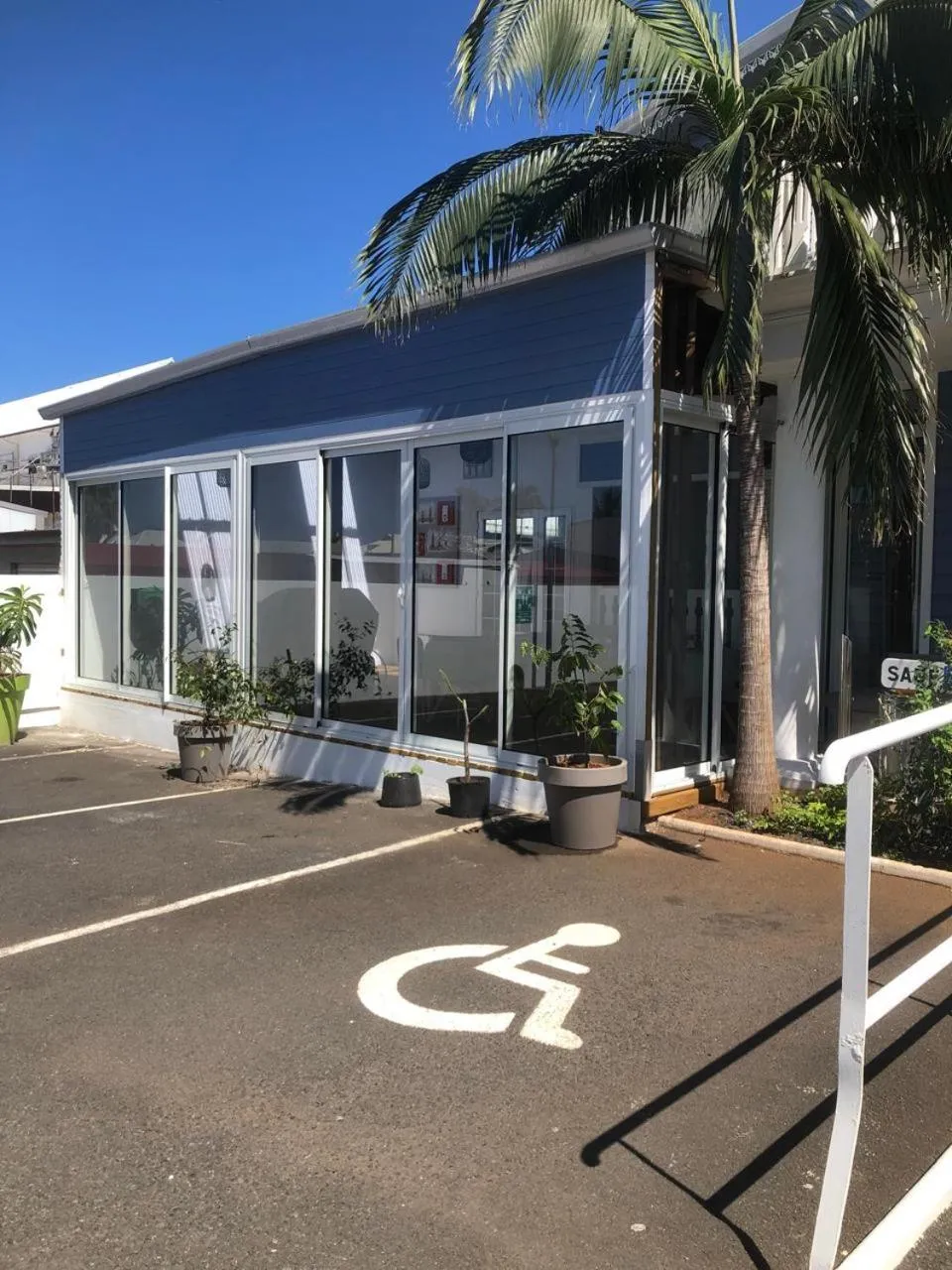 Restaurant/places to eat in Lindsey Hôtel