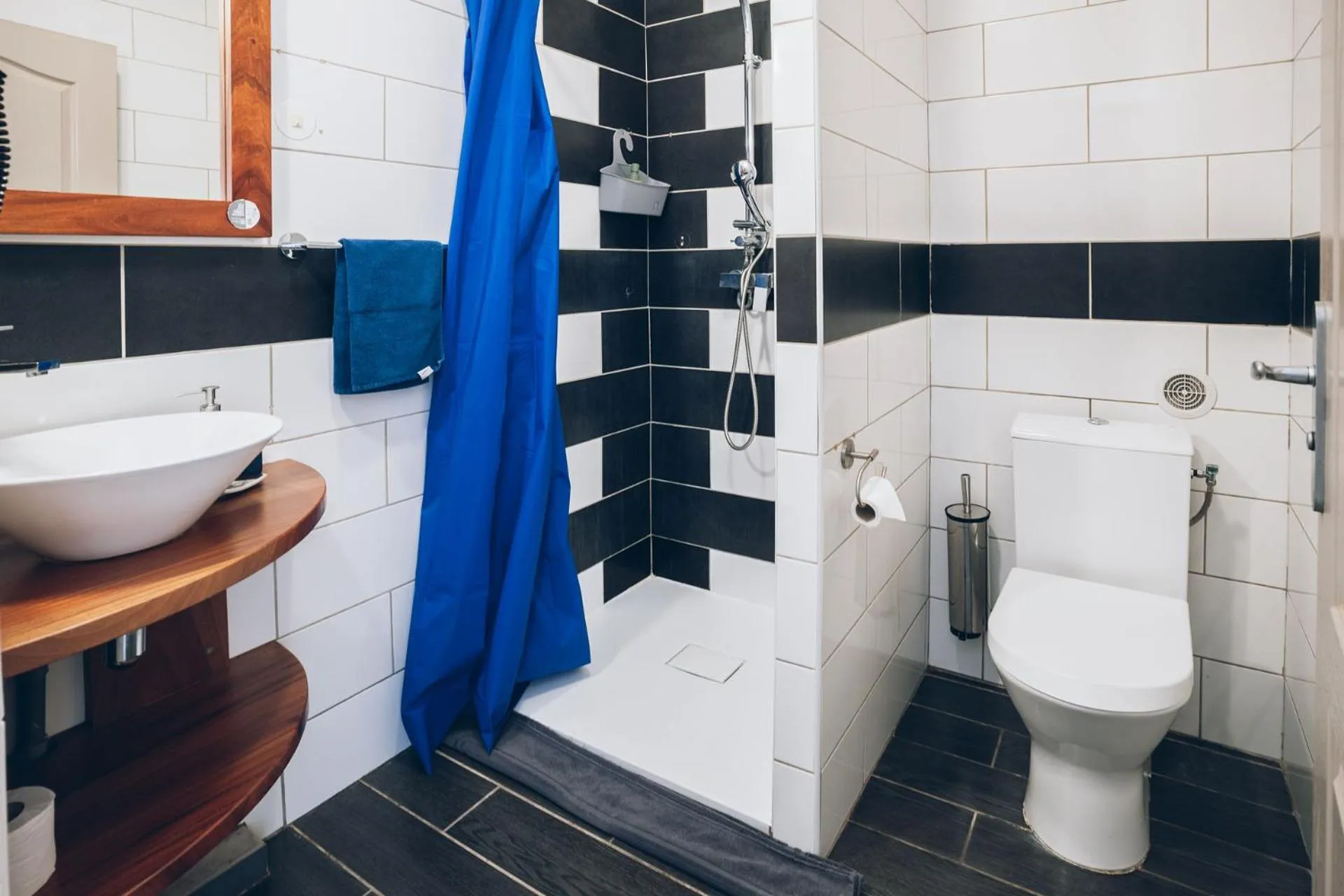 Shower in Lindsey Hôtel