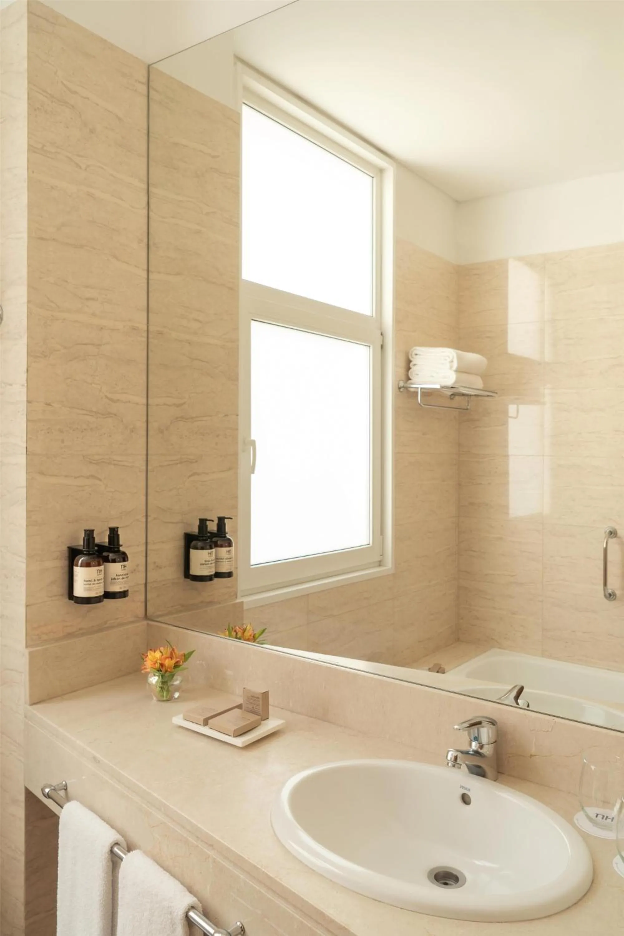 Bathroom in NH City Buenos Aires