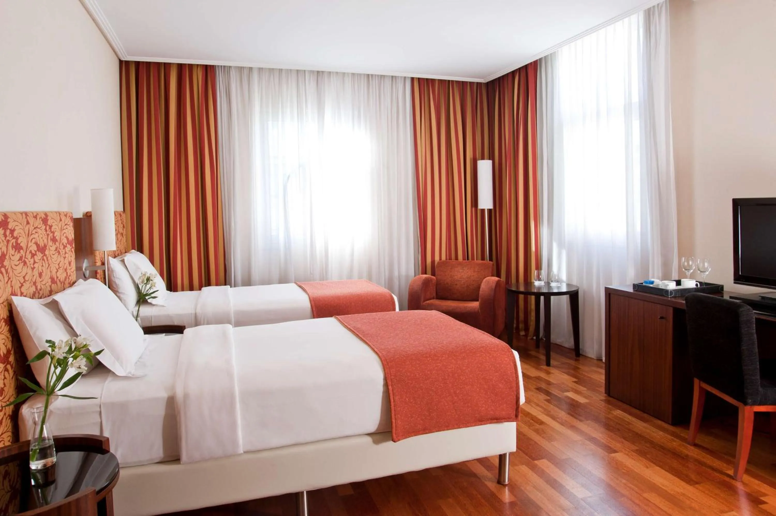 Photo of the whole room, Bed in NH City Buenos Aires