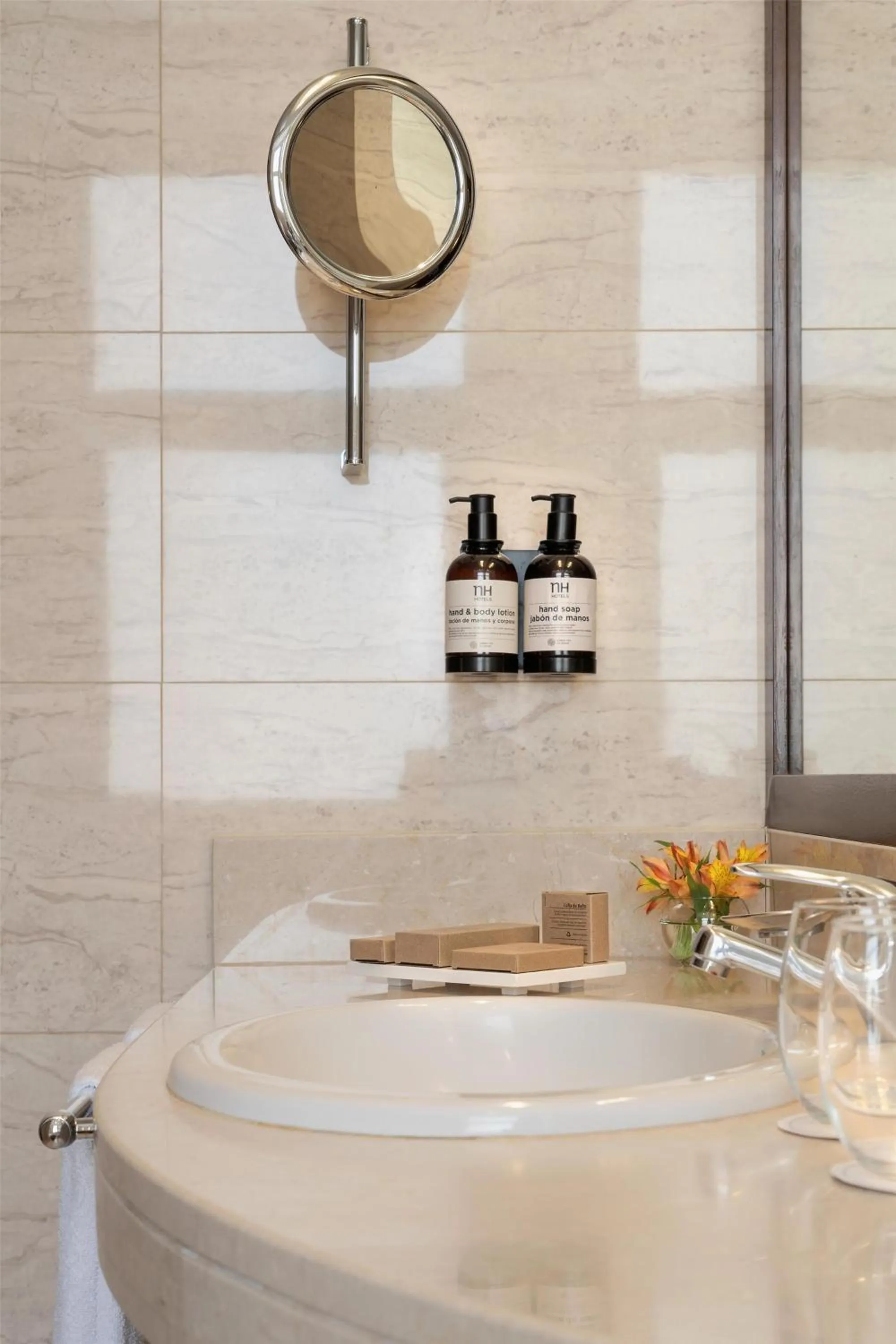 Bathroom in NH City Buenos Aires