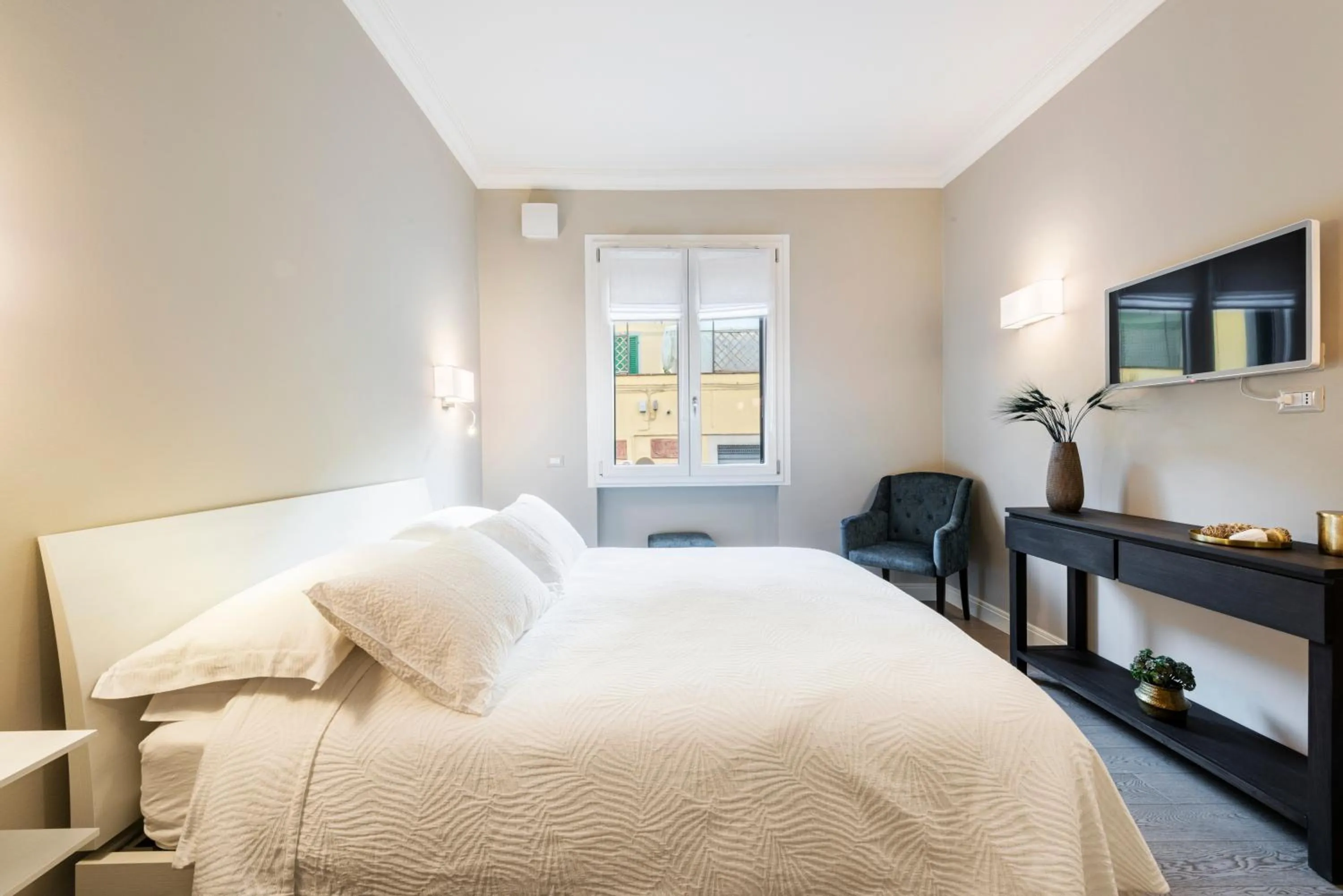 Bed in Michelangelo Hideaway by Mmega