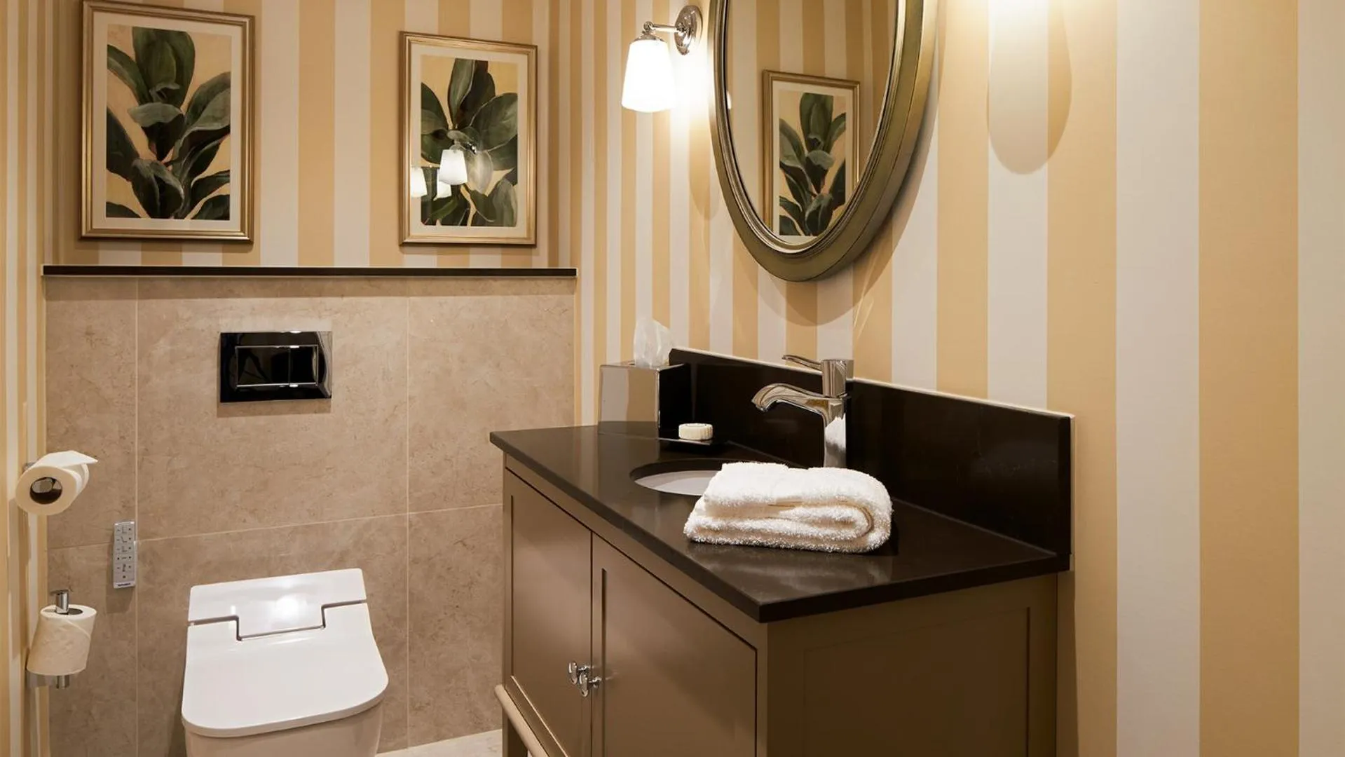 Bathroom in Cheval Thorney Court at Hyde Park