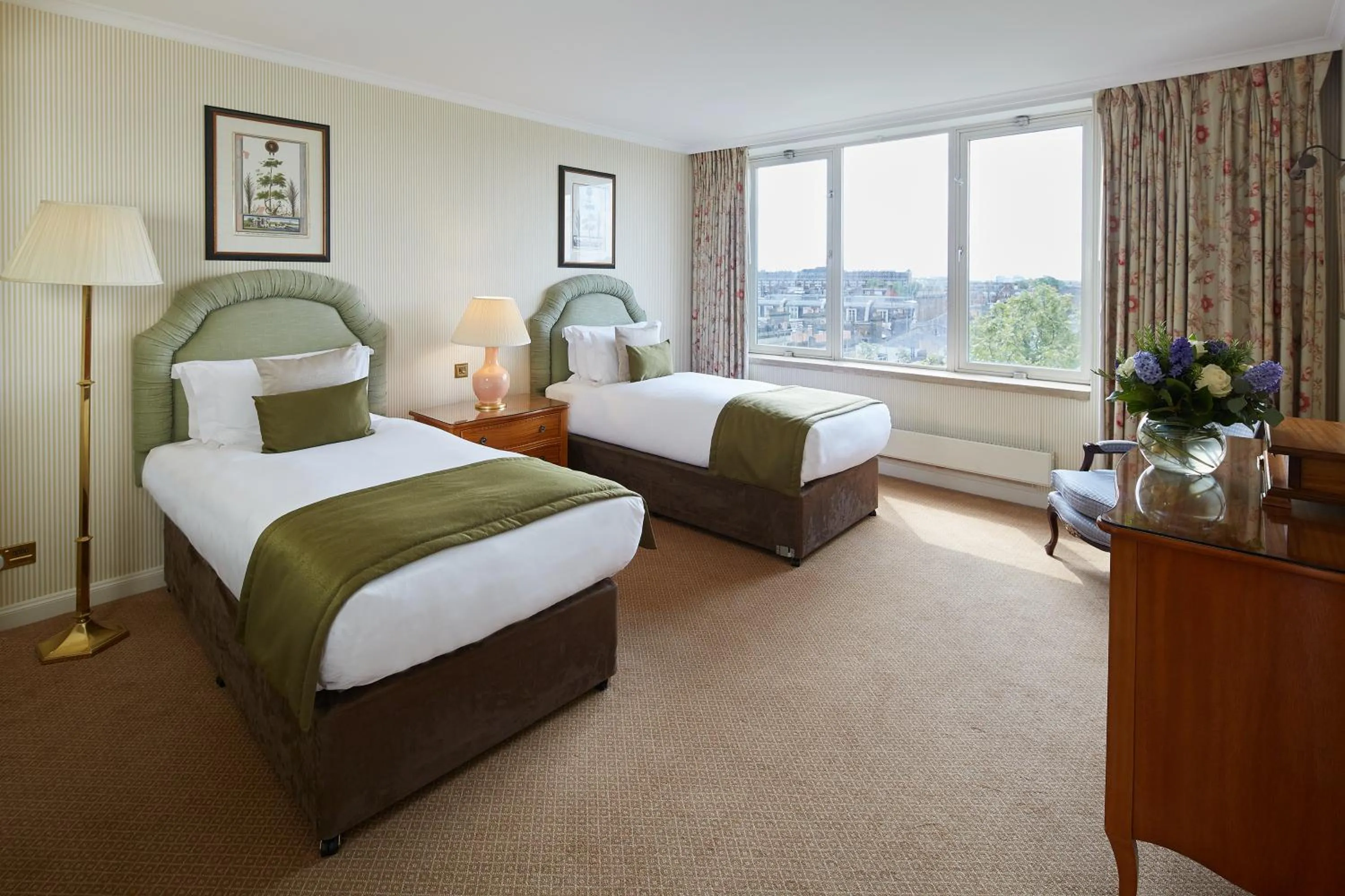 Bed in Cheval Thorney Court at Hyde Park