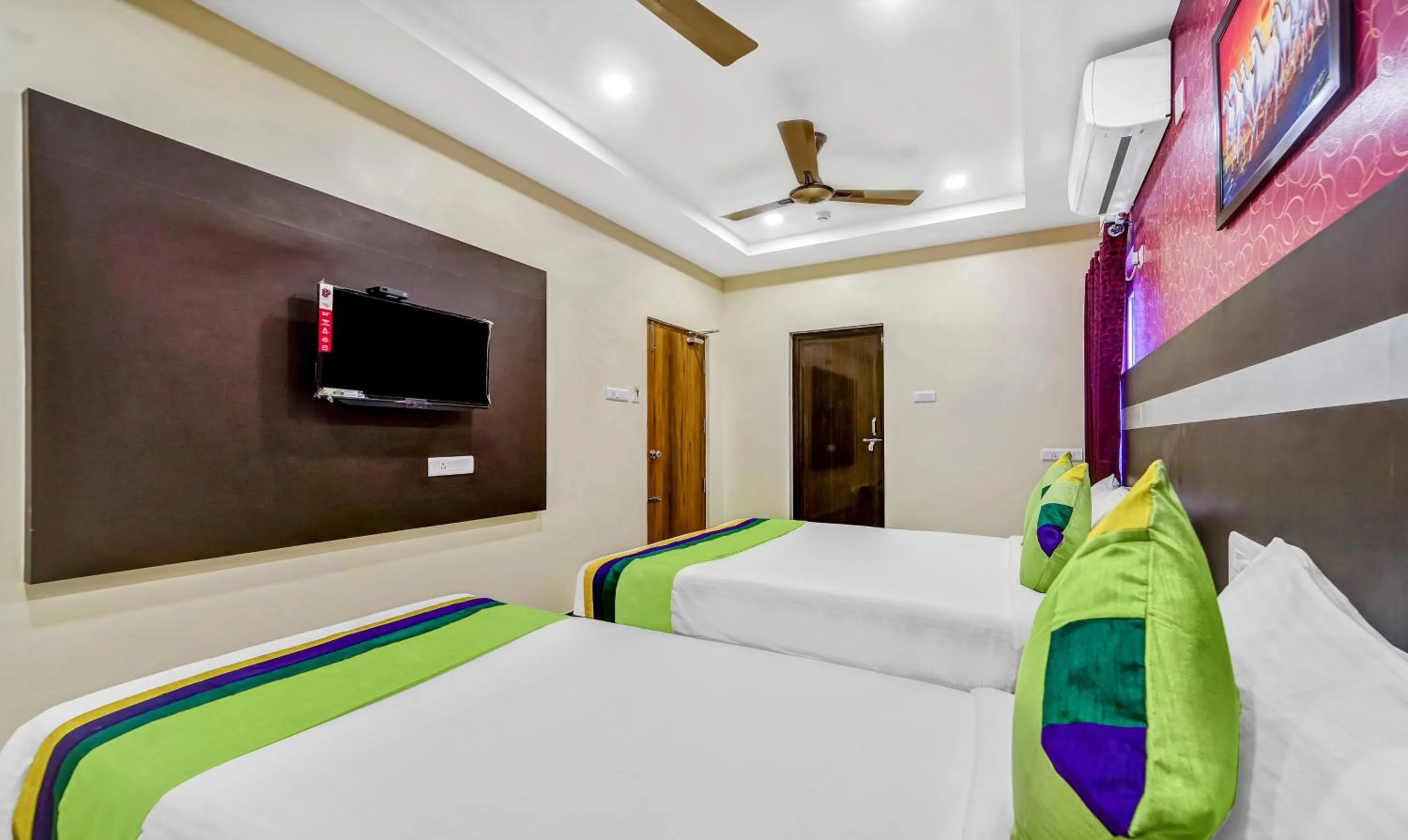 Bedroom, Bed in Treebo Sripadha Residency Alipiri Road