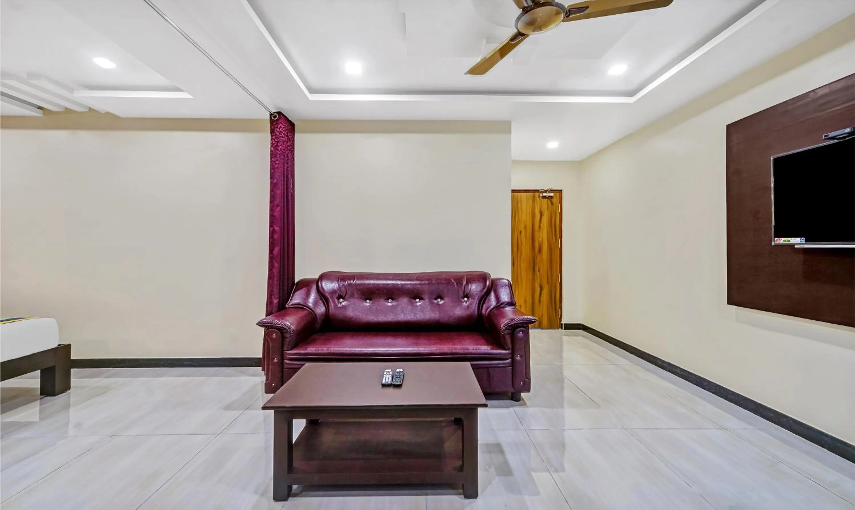 Seating area in Treebo Sripadha Residency Alipiri Road
