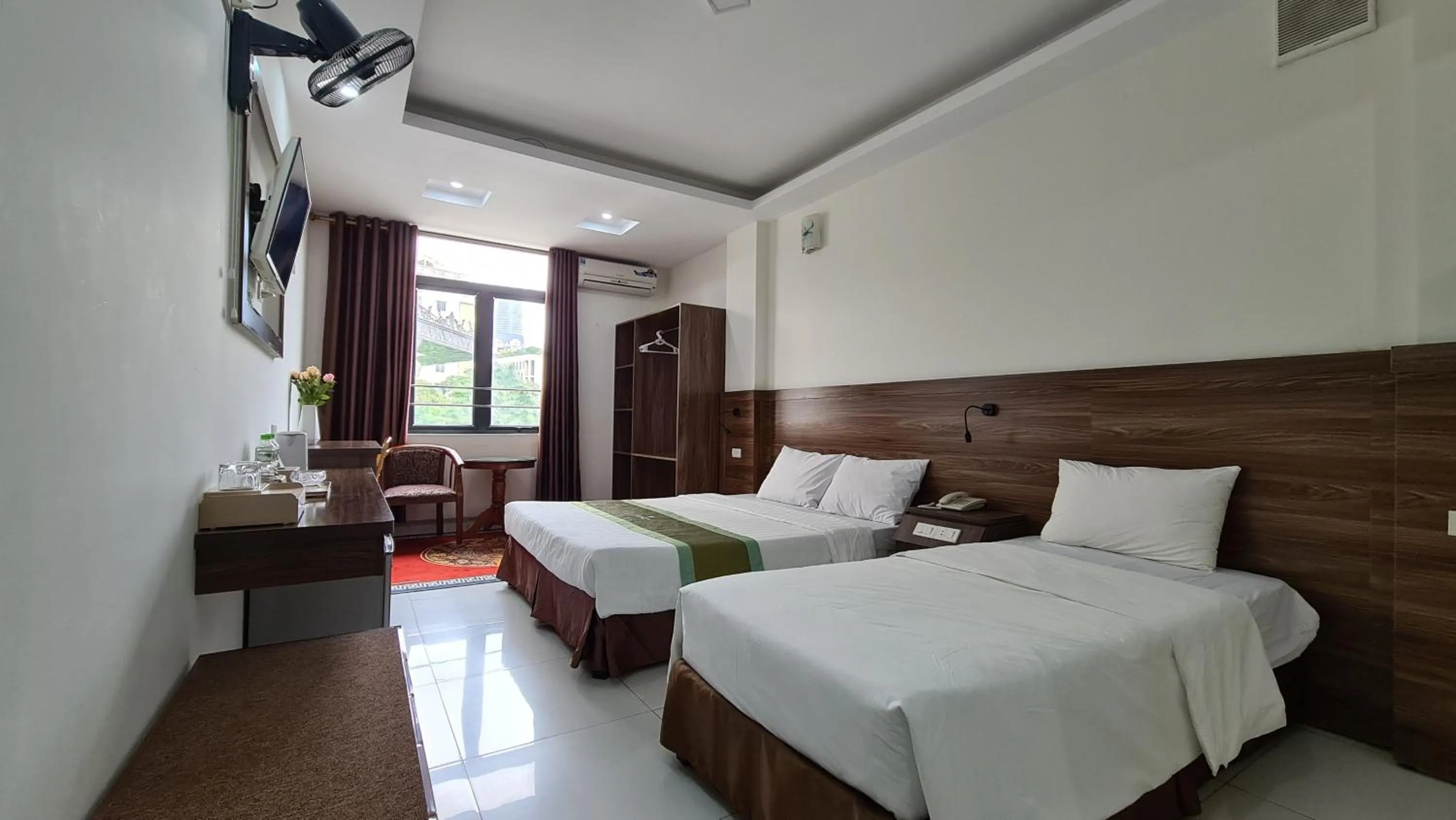 Bedroom, Bed in Thanh Hang Hotel near Emerald My Dinh