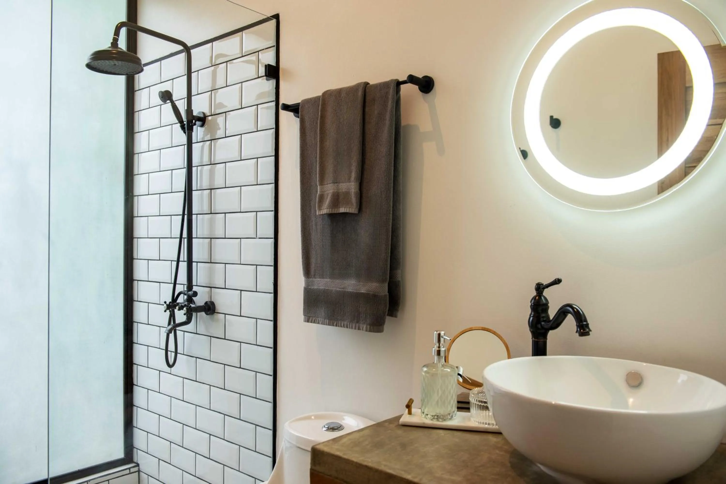 Shower in La Prometida