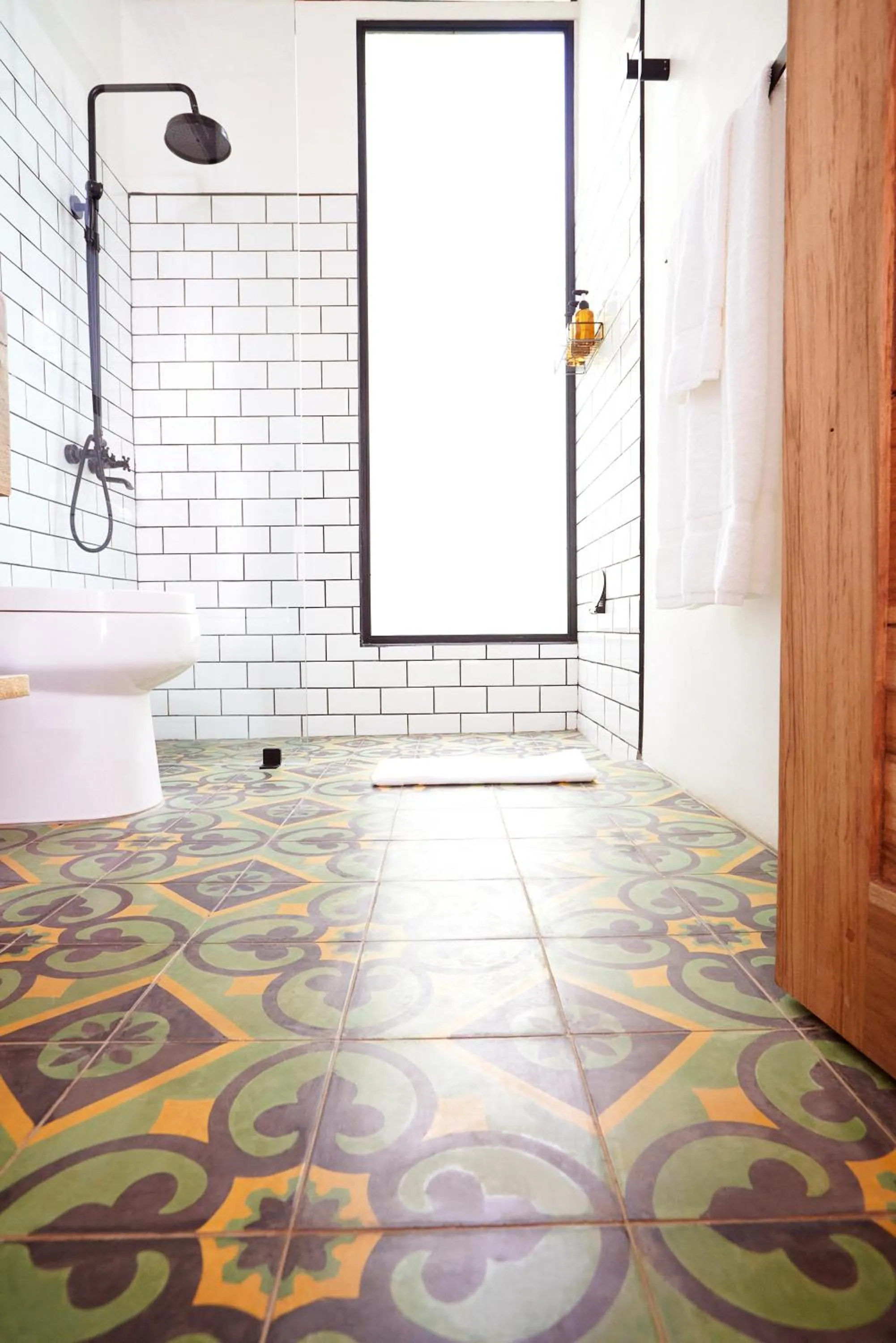 Shower in La Prometida