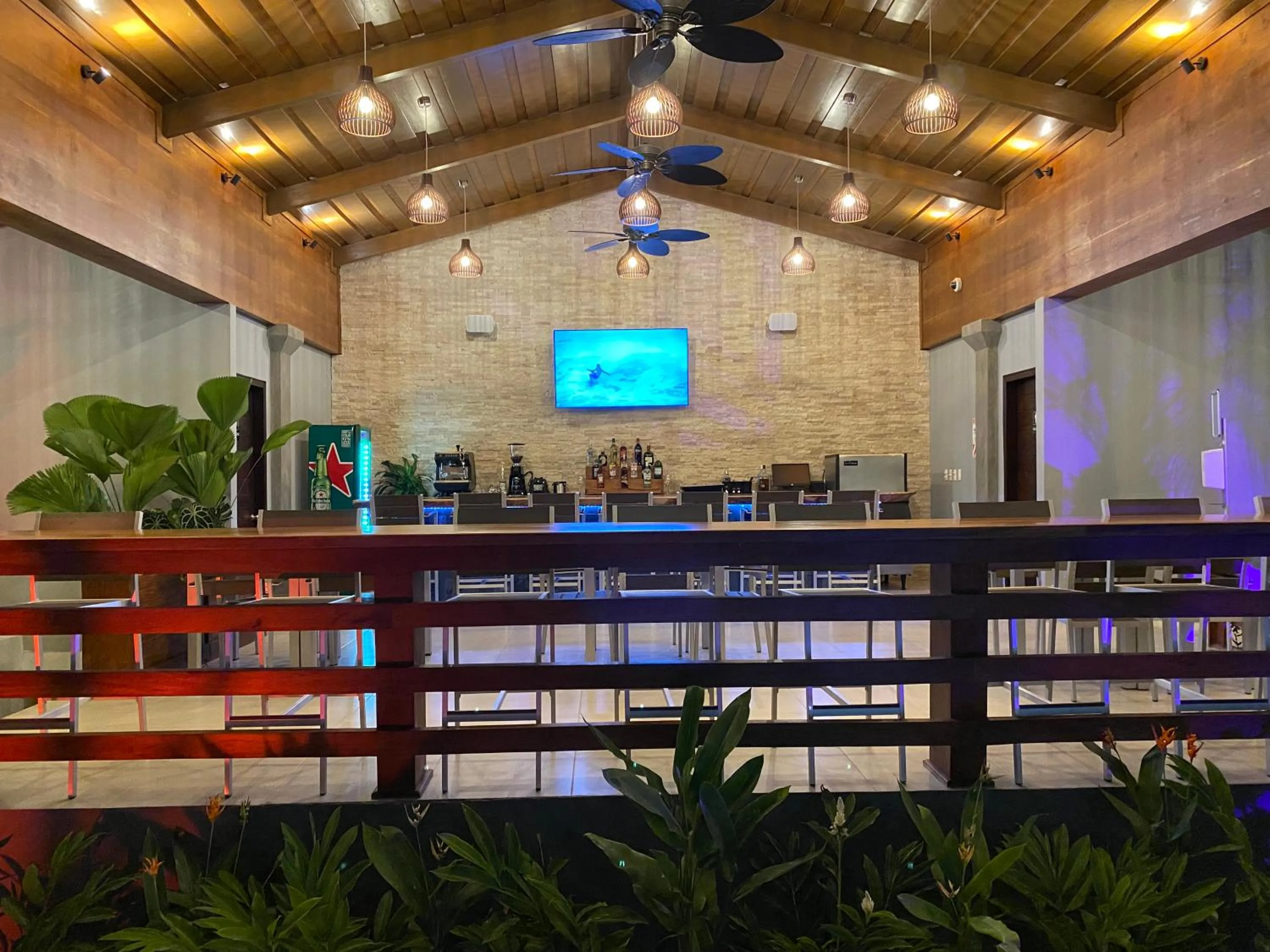 Lounge or bar in Hotel Naoz