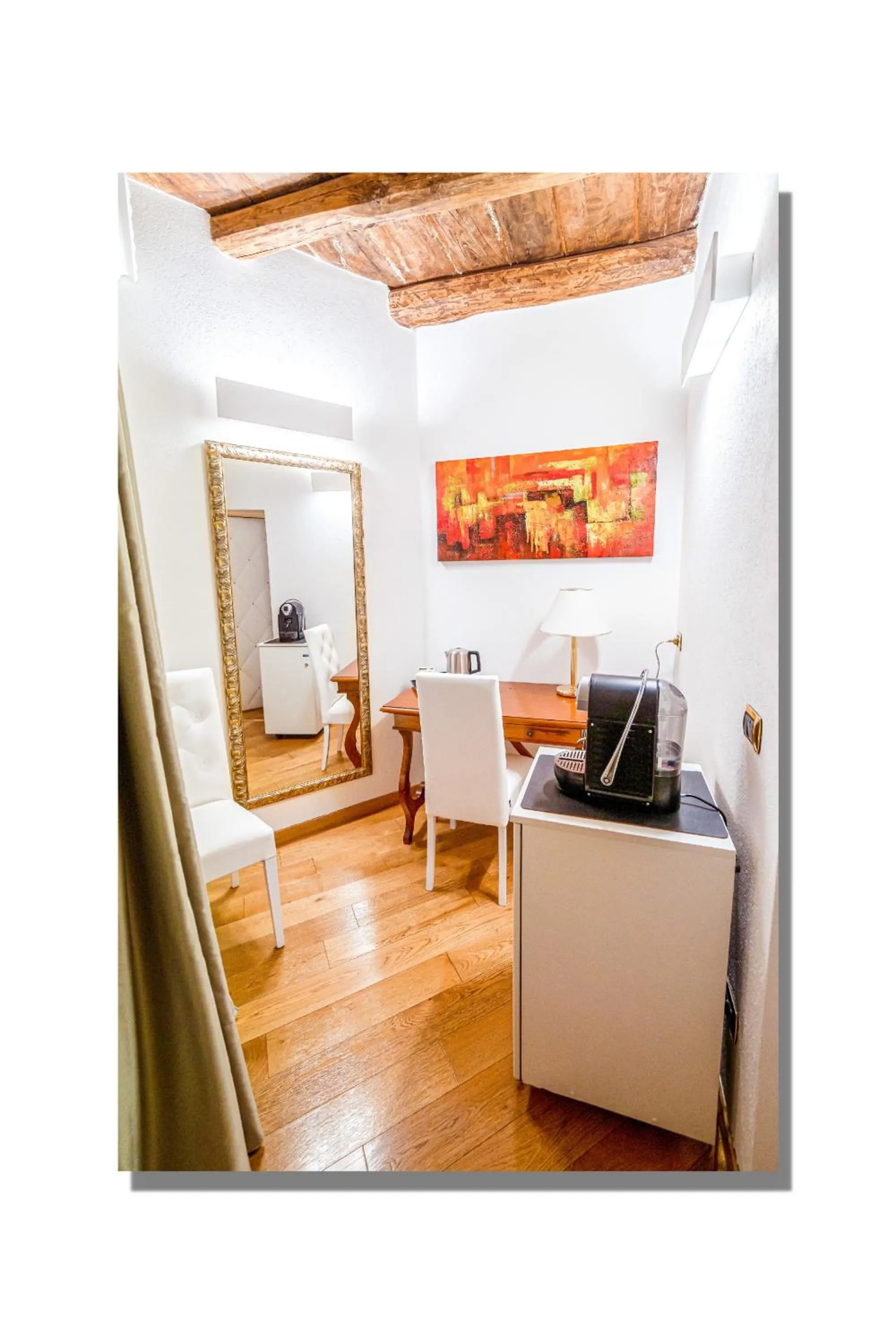 oven in Maison Spagna Suites