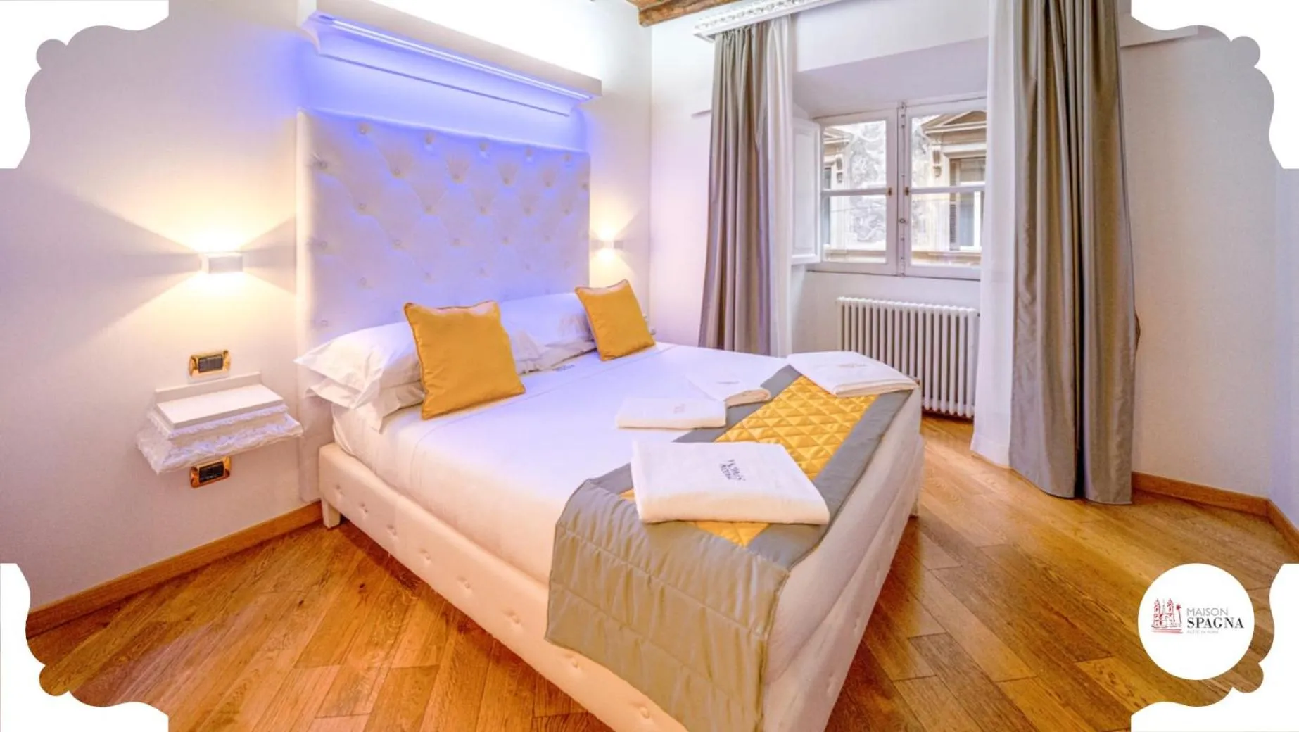 Bed in Maison Spagna Suites