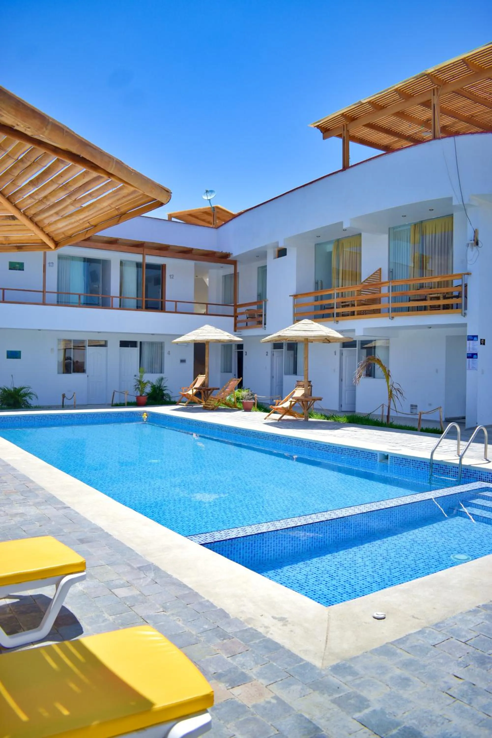 Swimming pool in Prim Hotel Vichayito