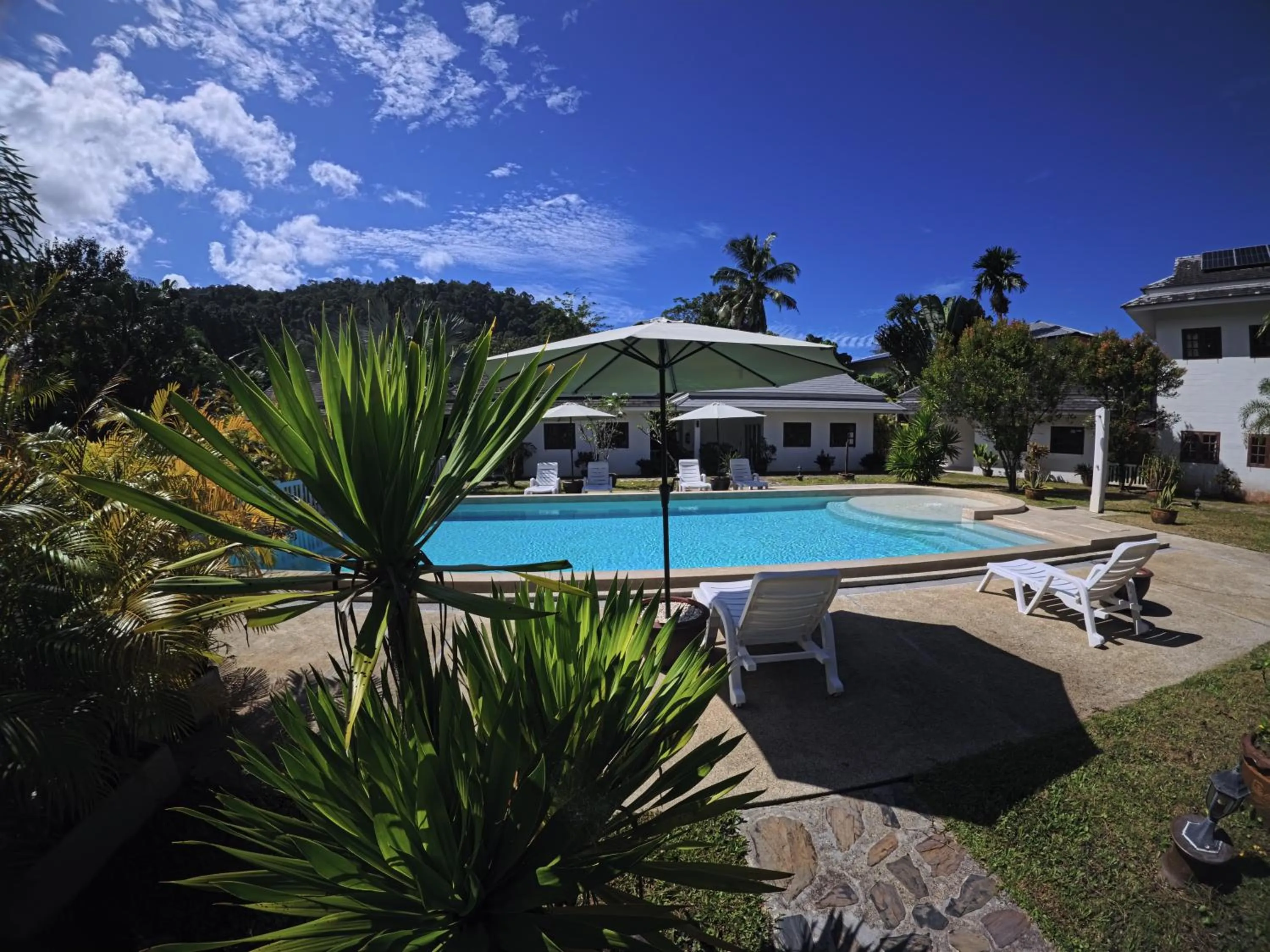 Villa Colina Khao Lak Rooms and Bungalows - Adults Only