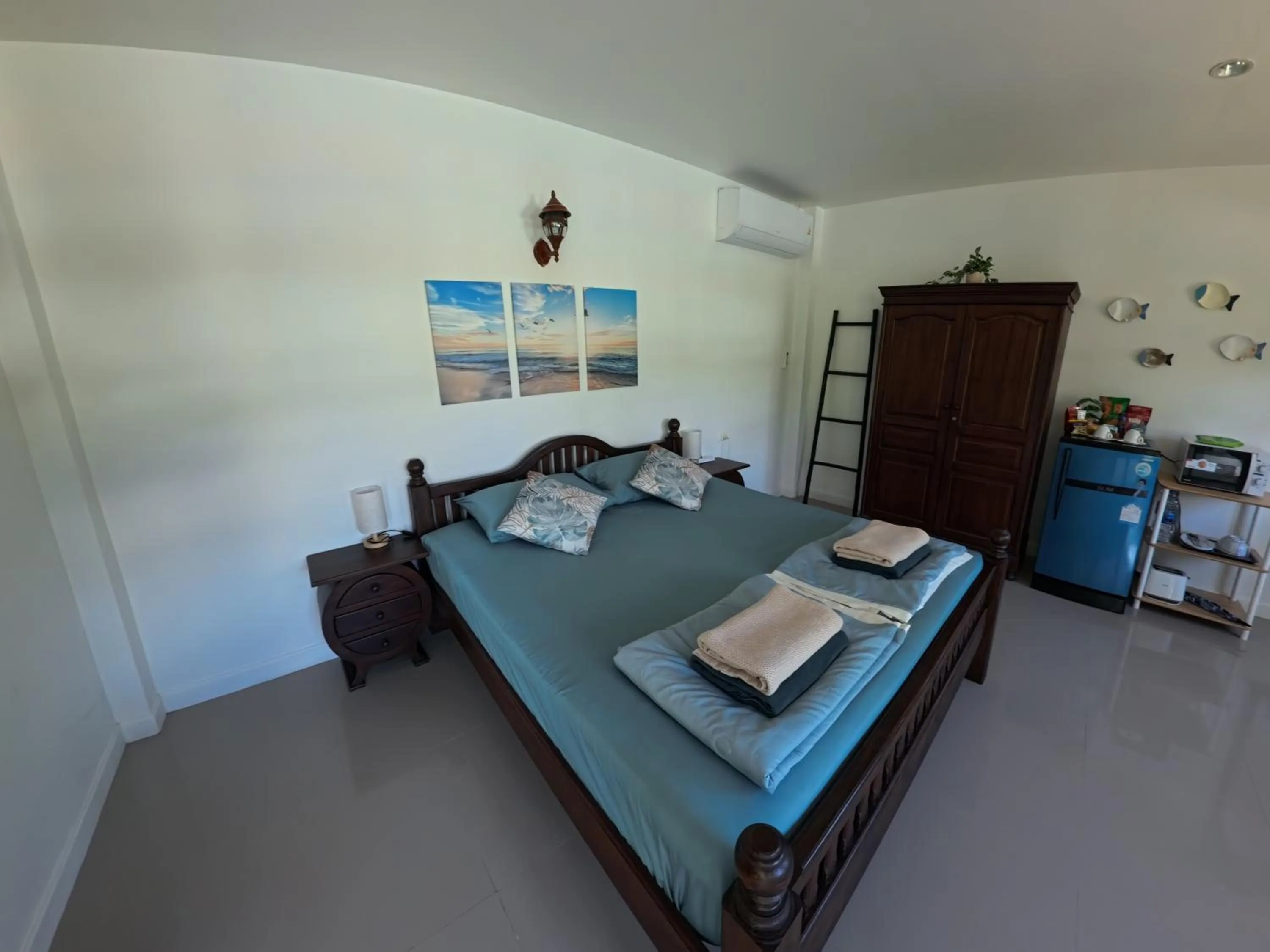 Bed in Villa Colina Khao Lak Rooms and Bungalows - Adults Only