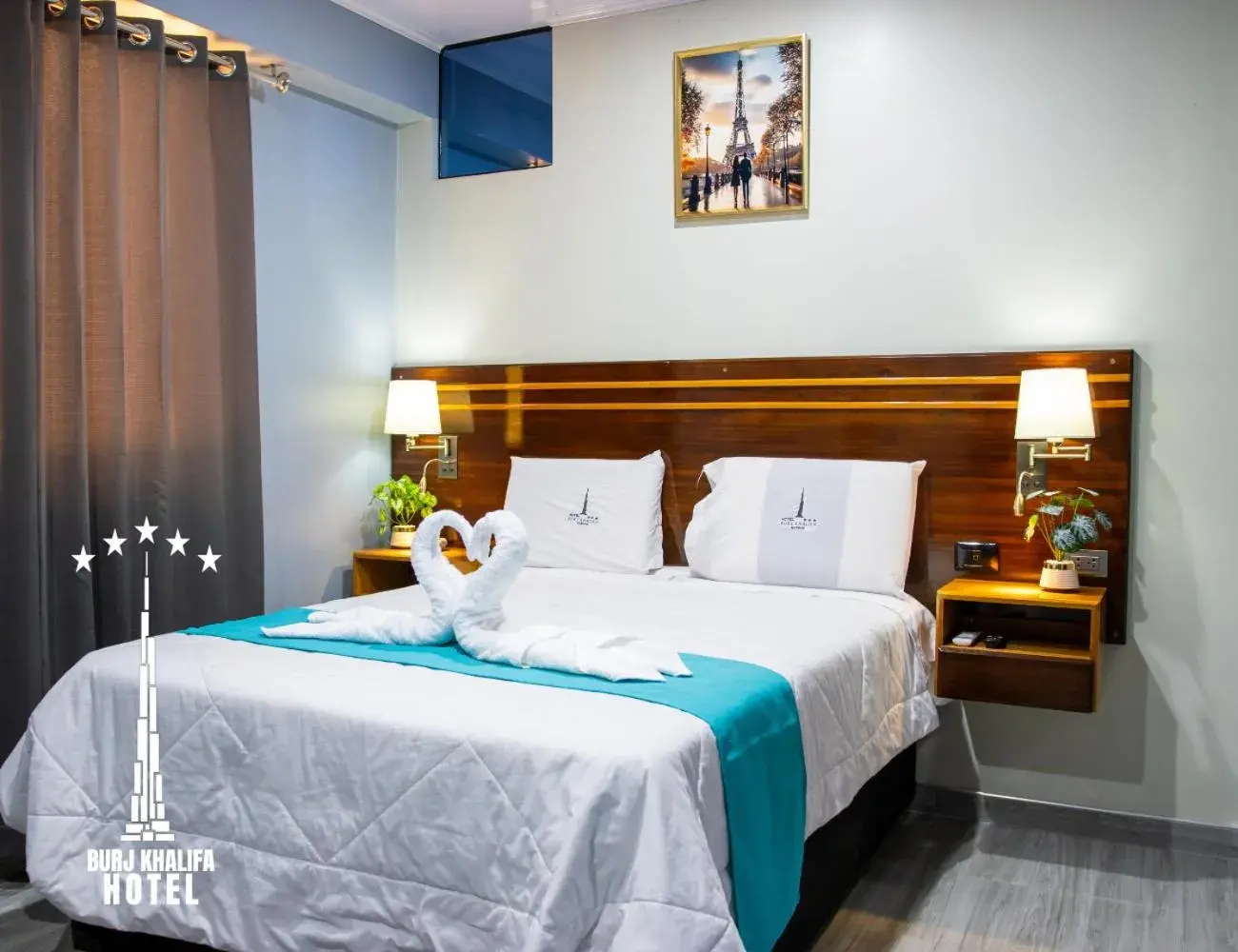 Superior Double or Twin Room with City View in Hotel Burj Khalifa Superior Double or Twin Room with City View in Hotel Burj Khalifa