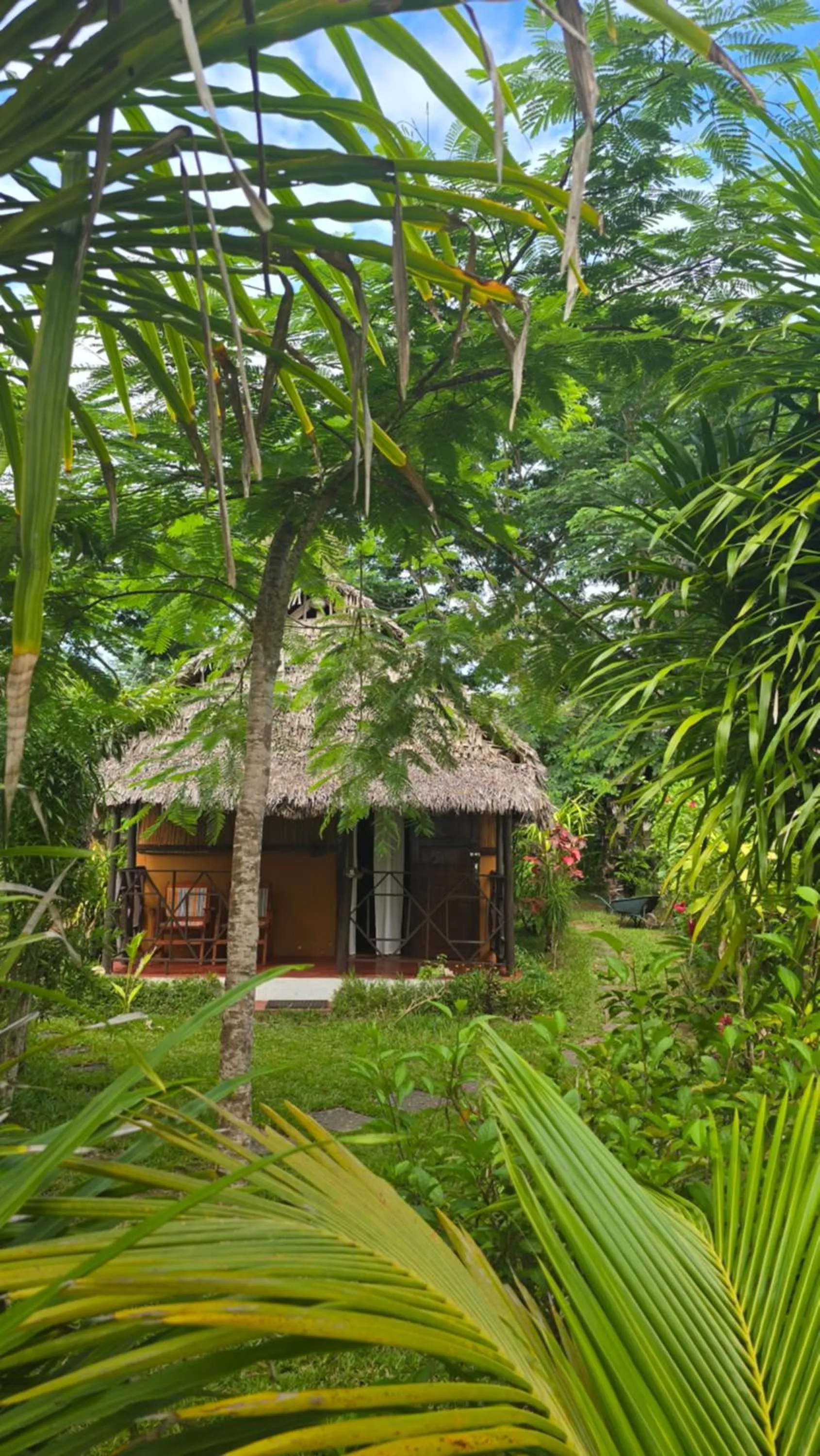 Lakana Hotel