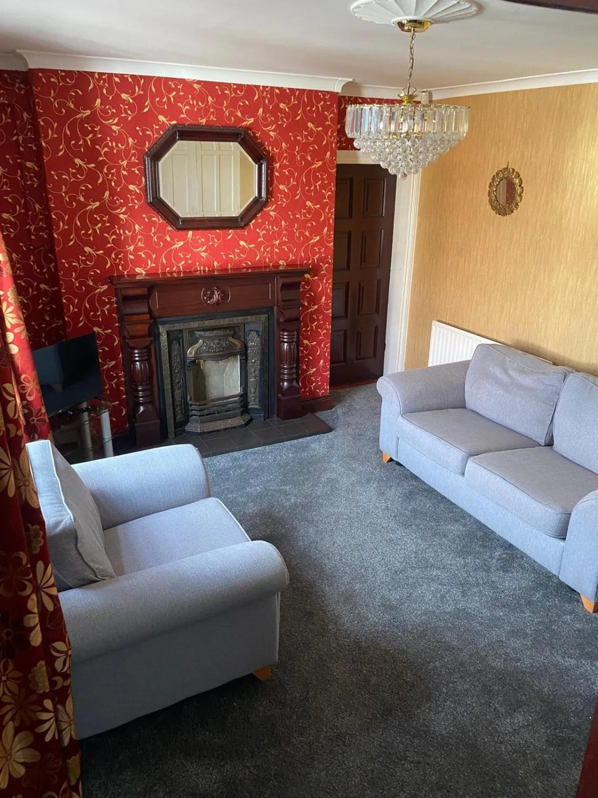 TV and multimedia in Railway Bar Apartment