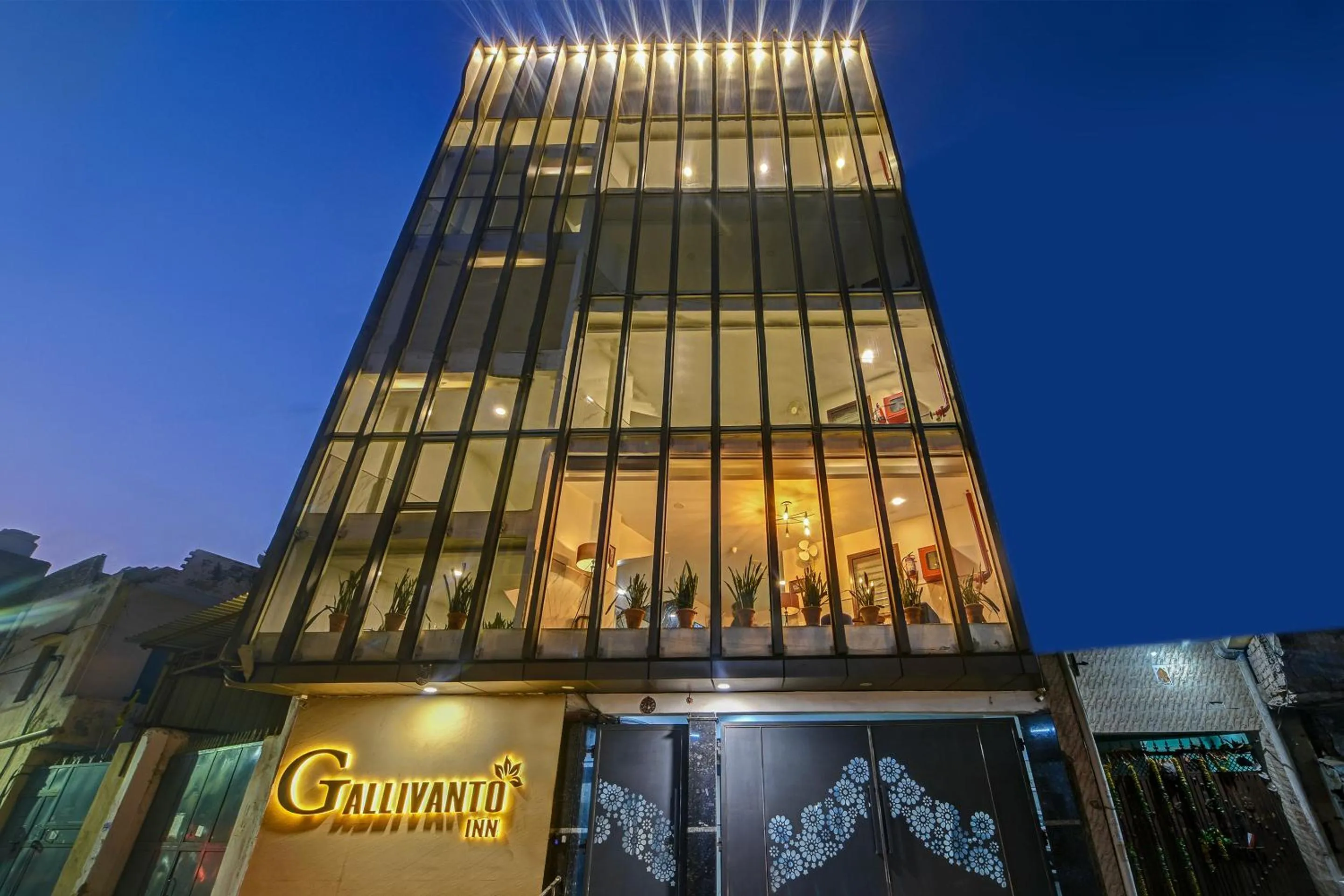 Facade/entrance in Gallivanto Inn