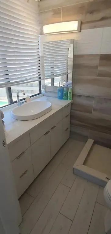 Waikiki beach modern studio No resort fee Best location