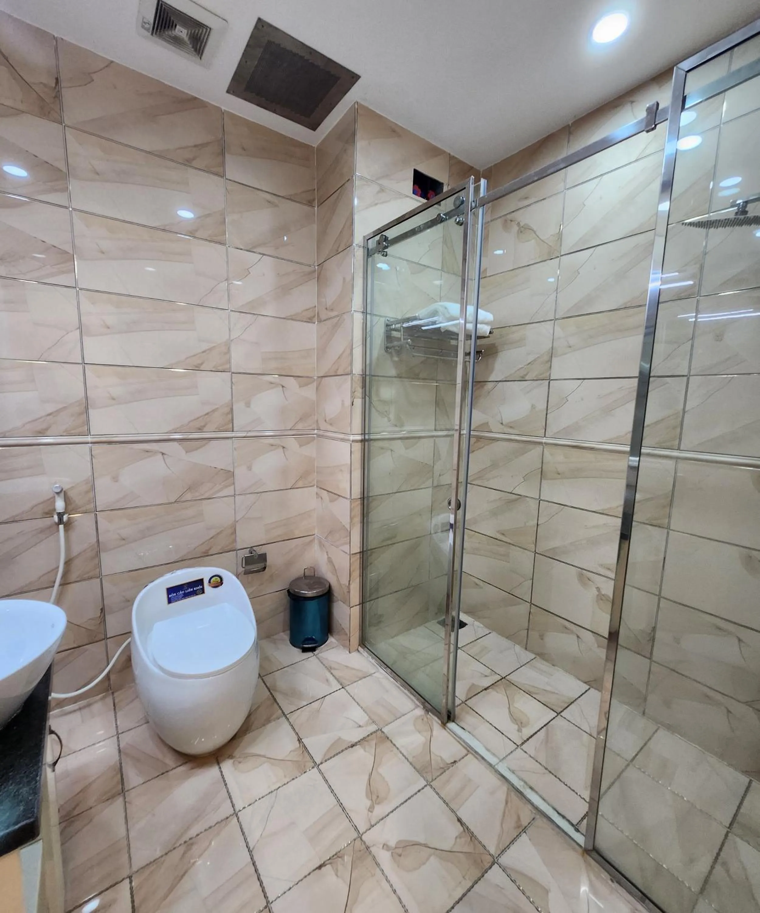 Toilet in BREAKING DAWN- TAEYANG Hotel Phú Quốc