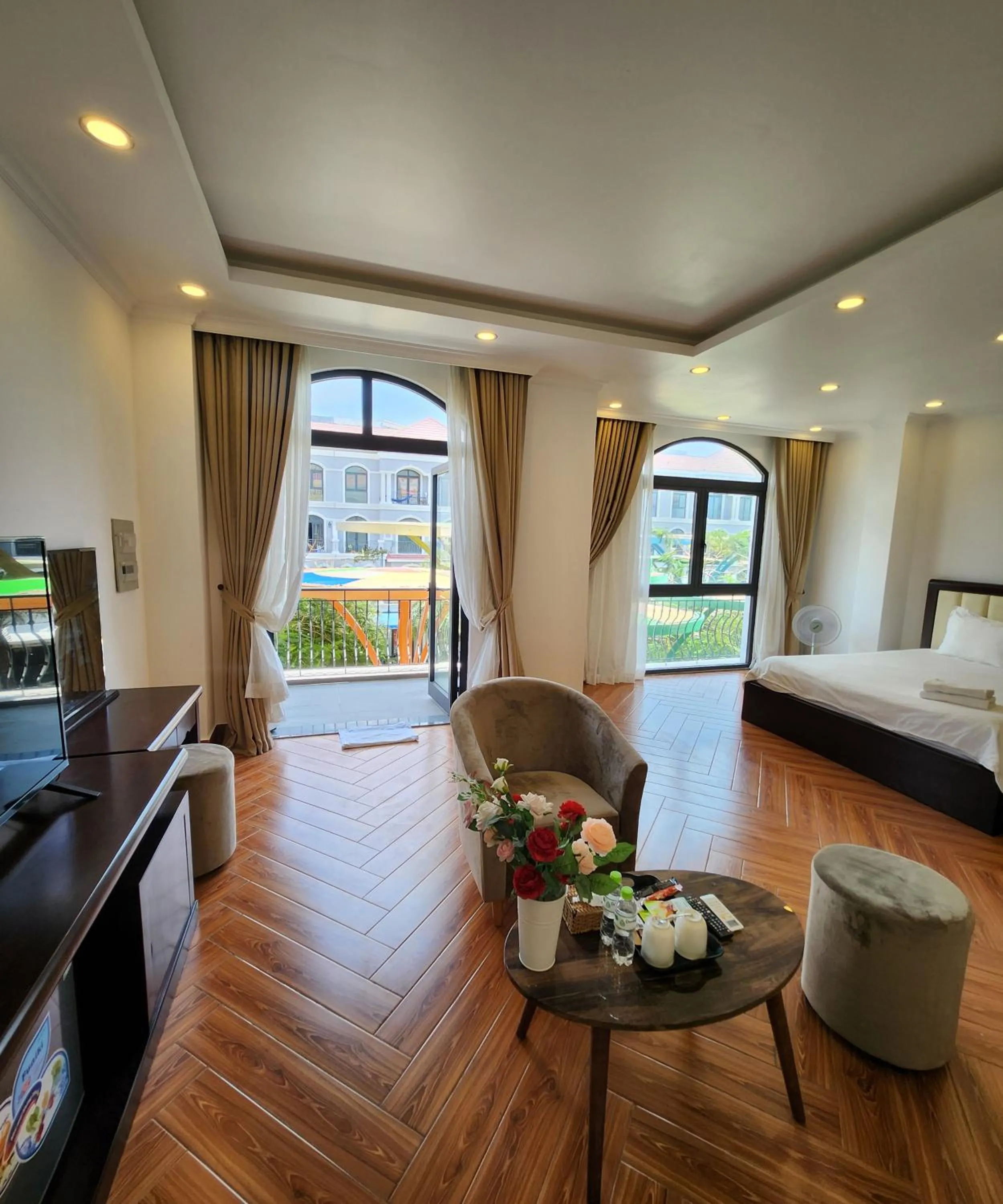 Communal lounge/ TV room, Bed in BREAKING DAWN- TAEYANG Hotel Phú Quốc