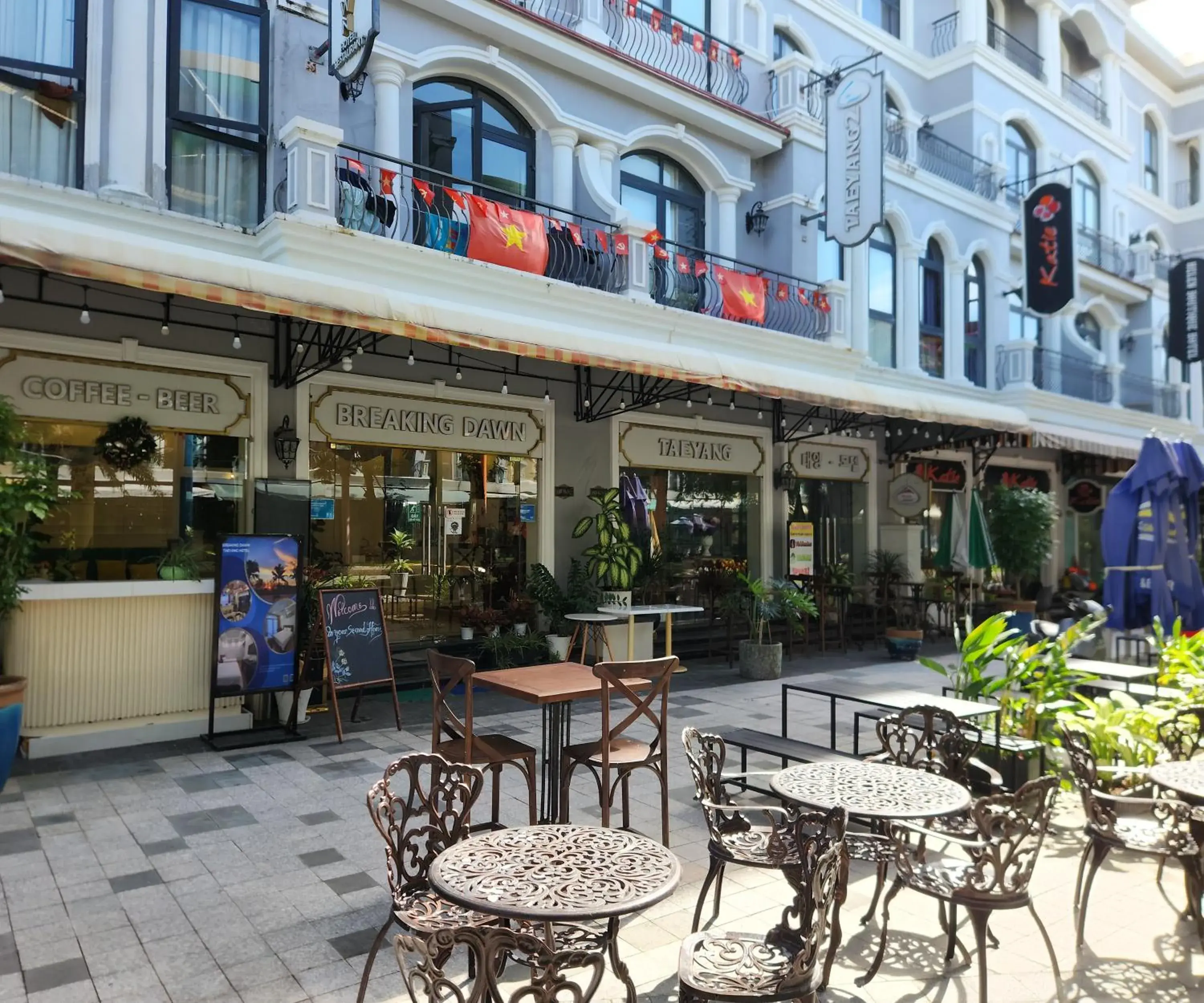 BREAKING DAWN- TAEYANG Hotel Phú Quốc BREAKING DAWN- TAEYANG Hotel Phú Quốc