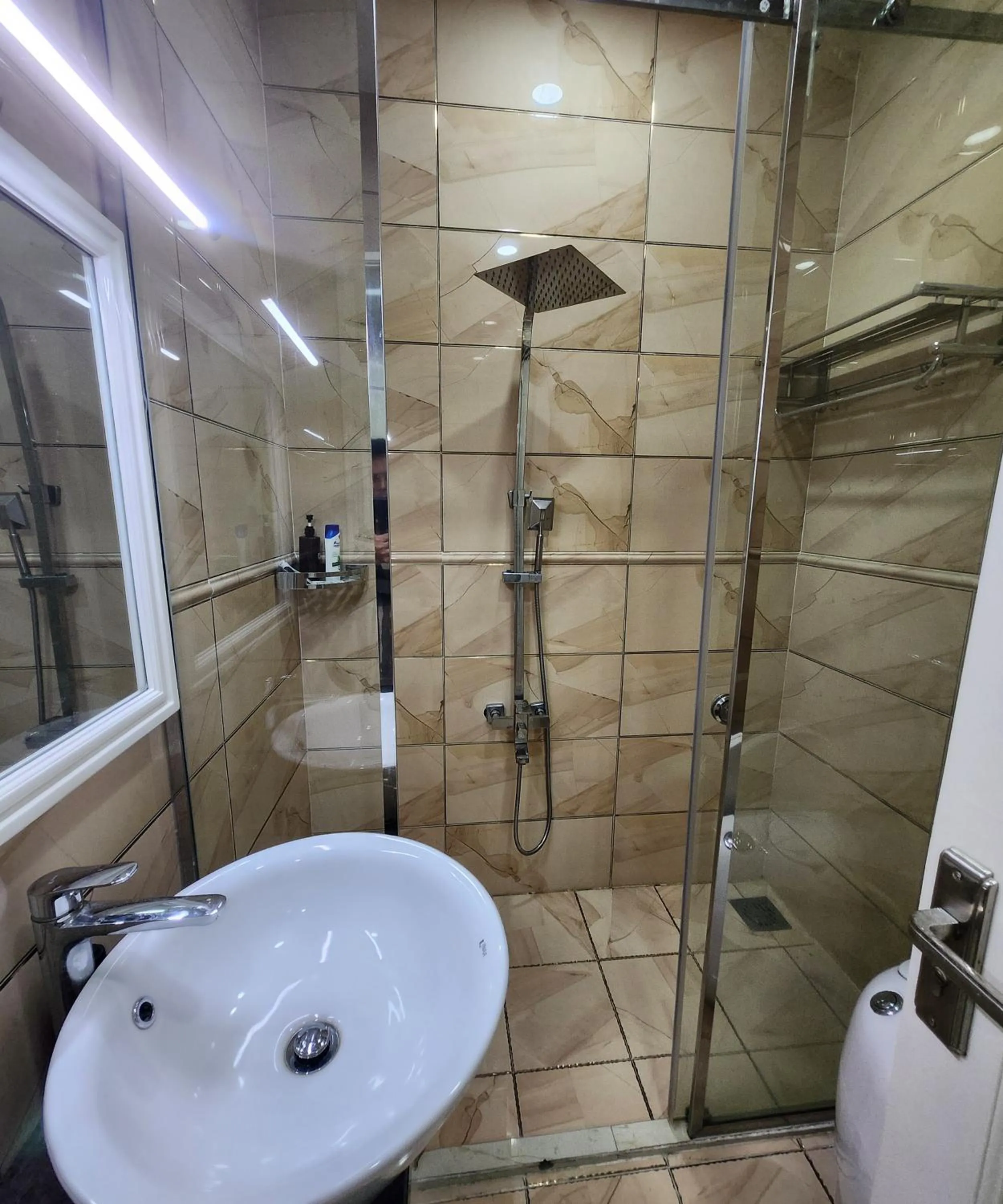 BREAKING DAWN- TAEYANG Hotel Phú Quốc