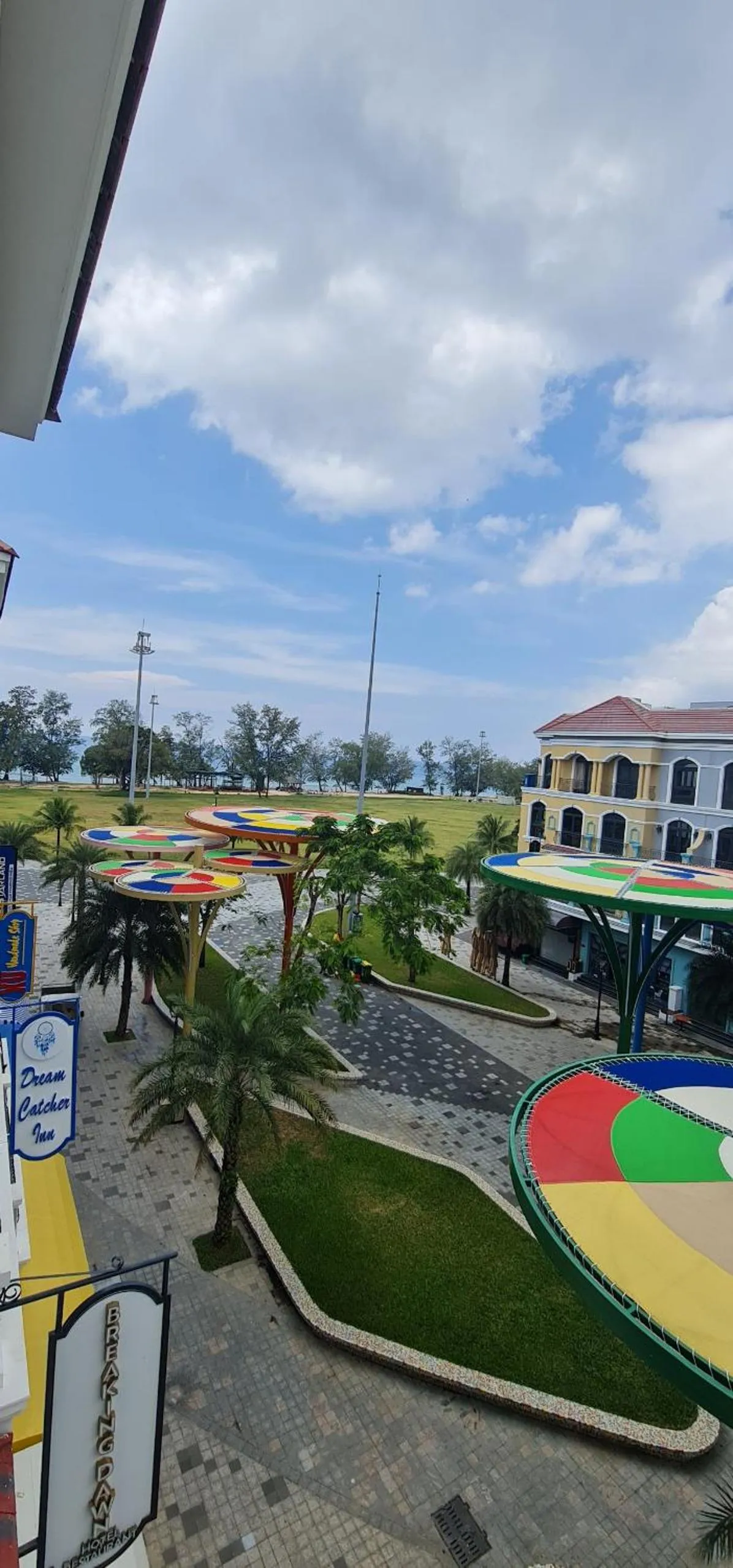 BREAKING DAWN- TAEYANG Hotel Phú Quốc