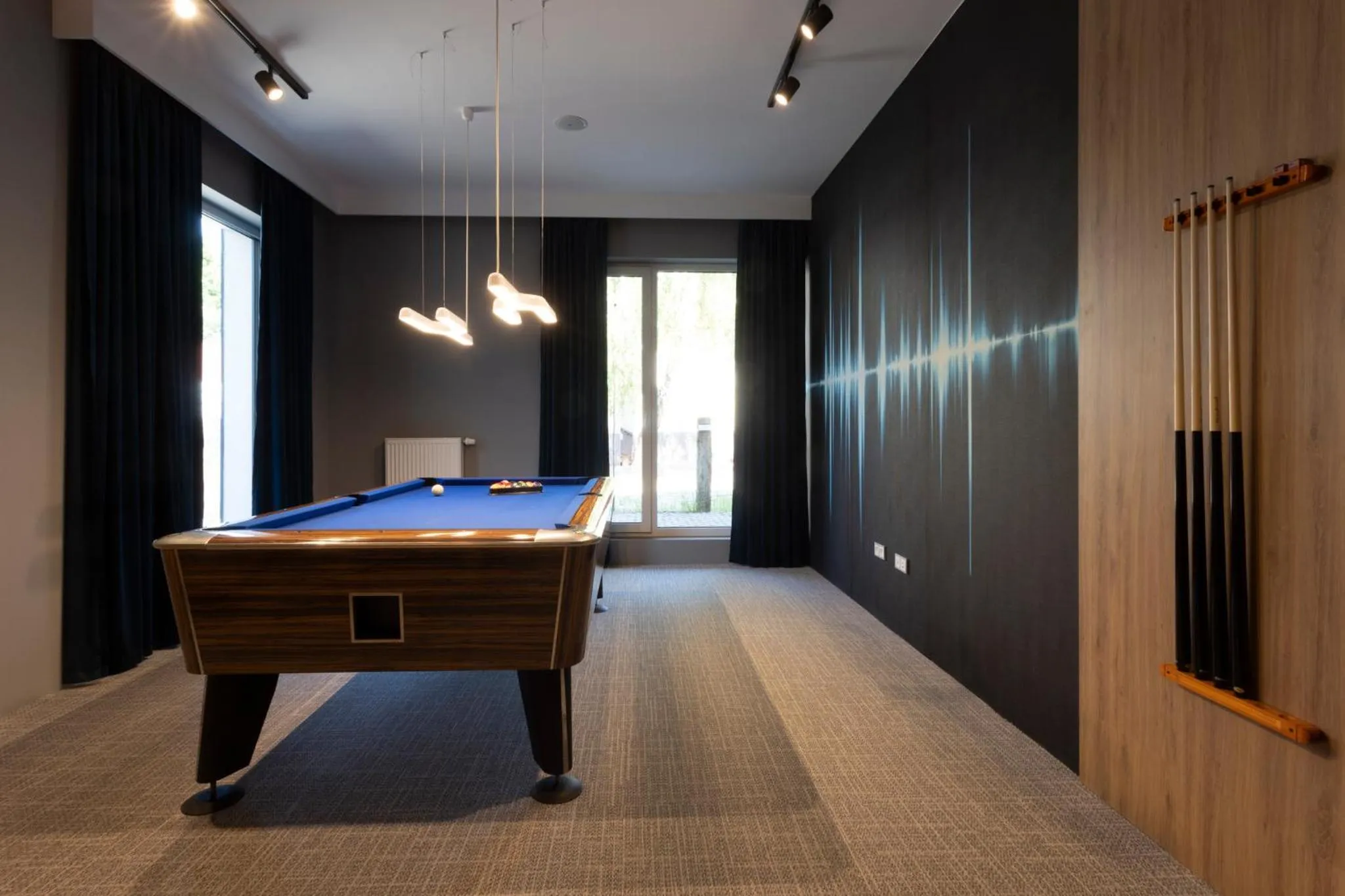 Billiard in Four Winds