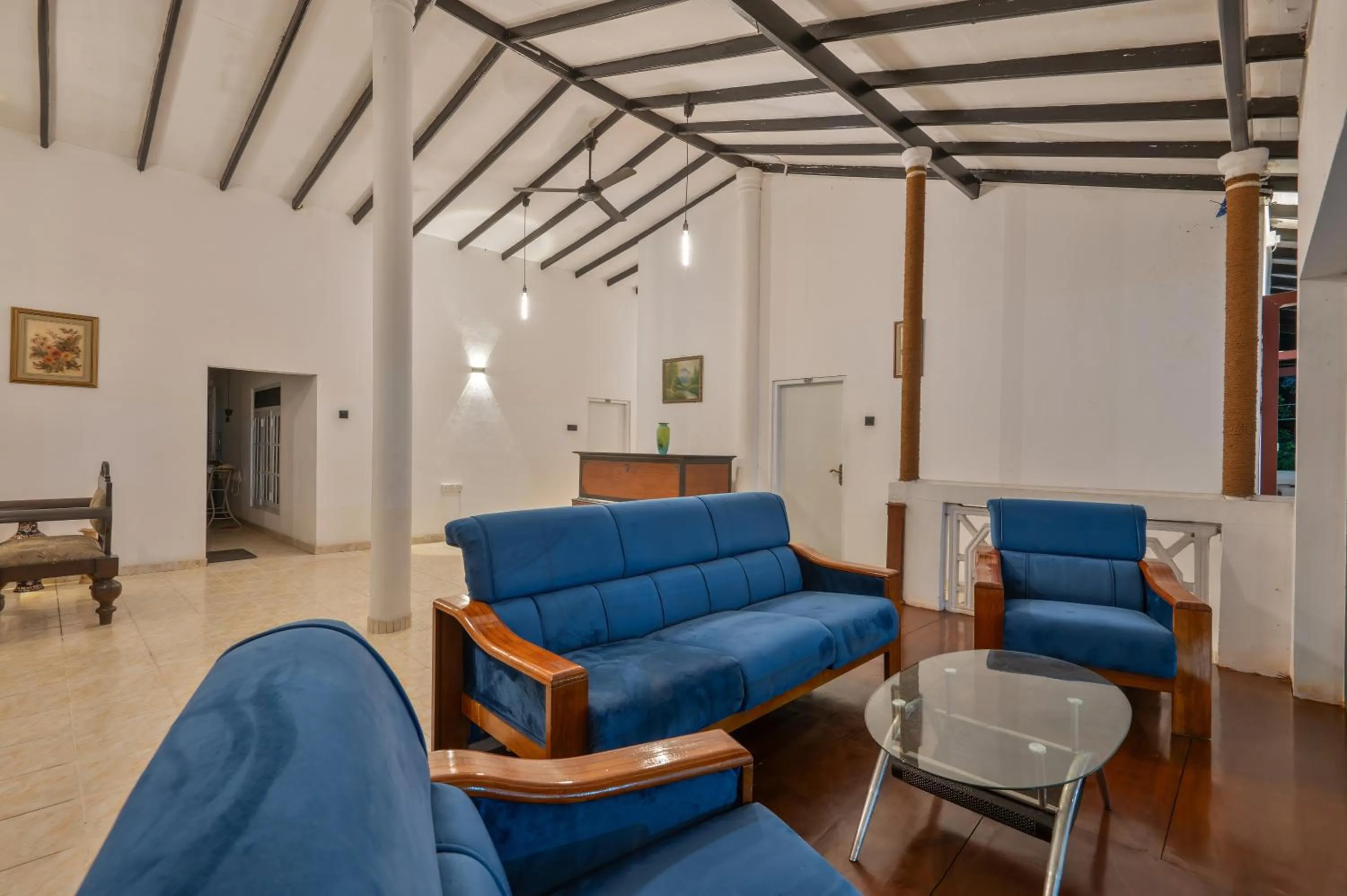 Lounge or bar in The Empyrean Airport Transit Hotel