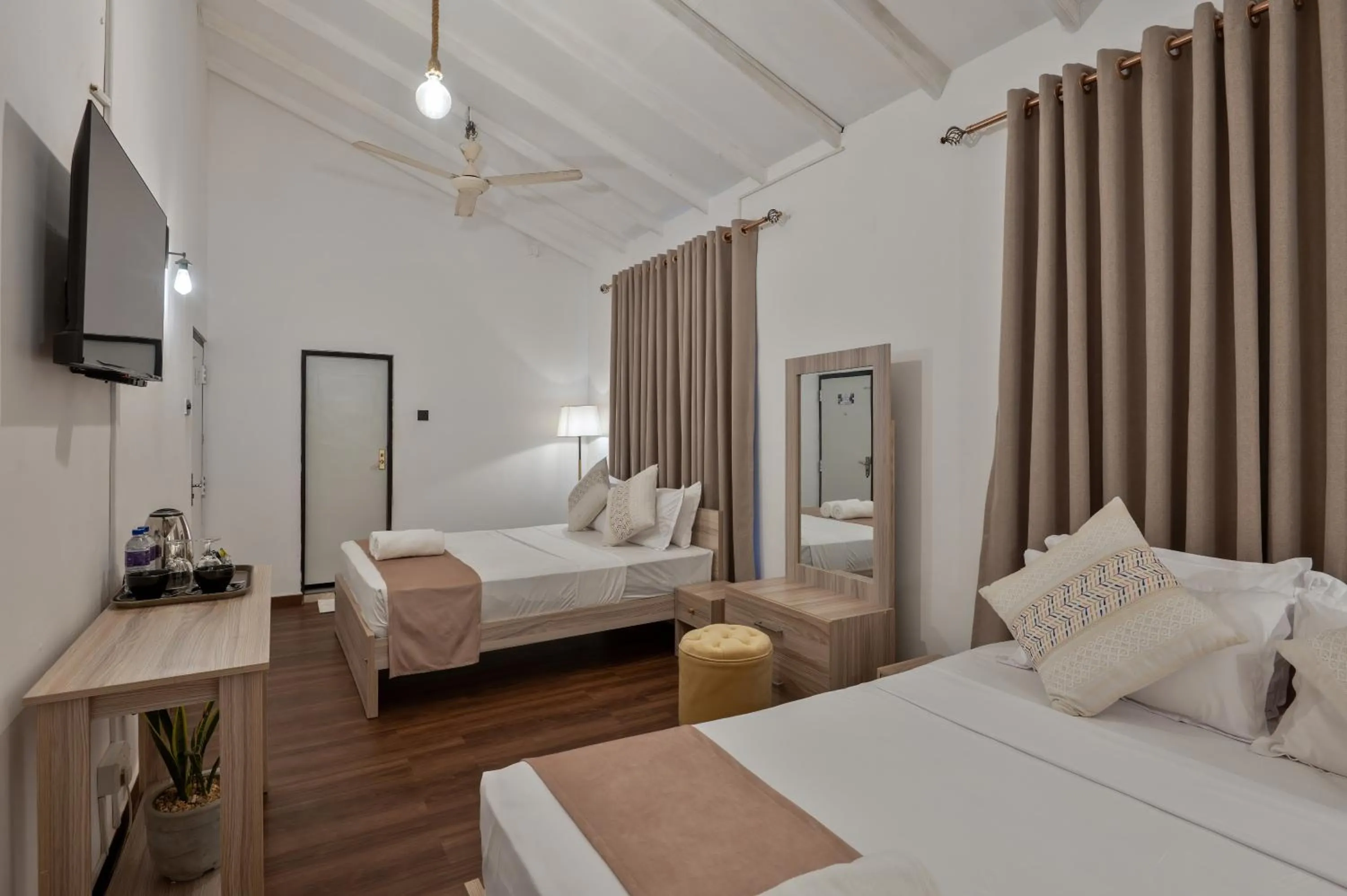 TV and multimedia, Bed in The Empyrean Airport Transit Hotel