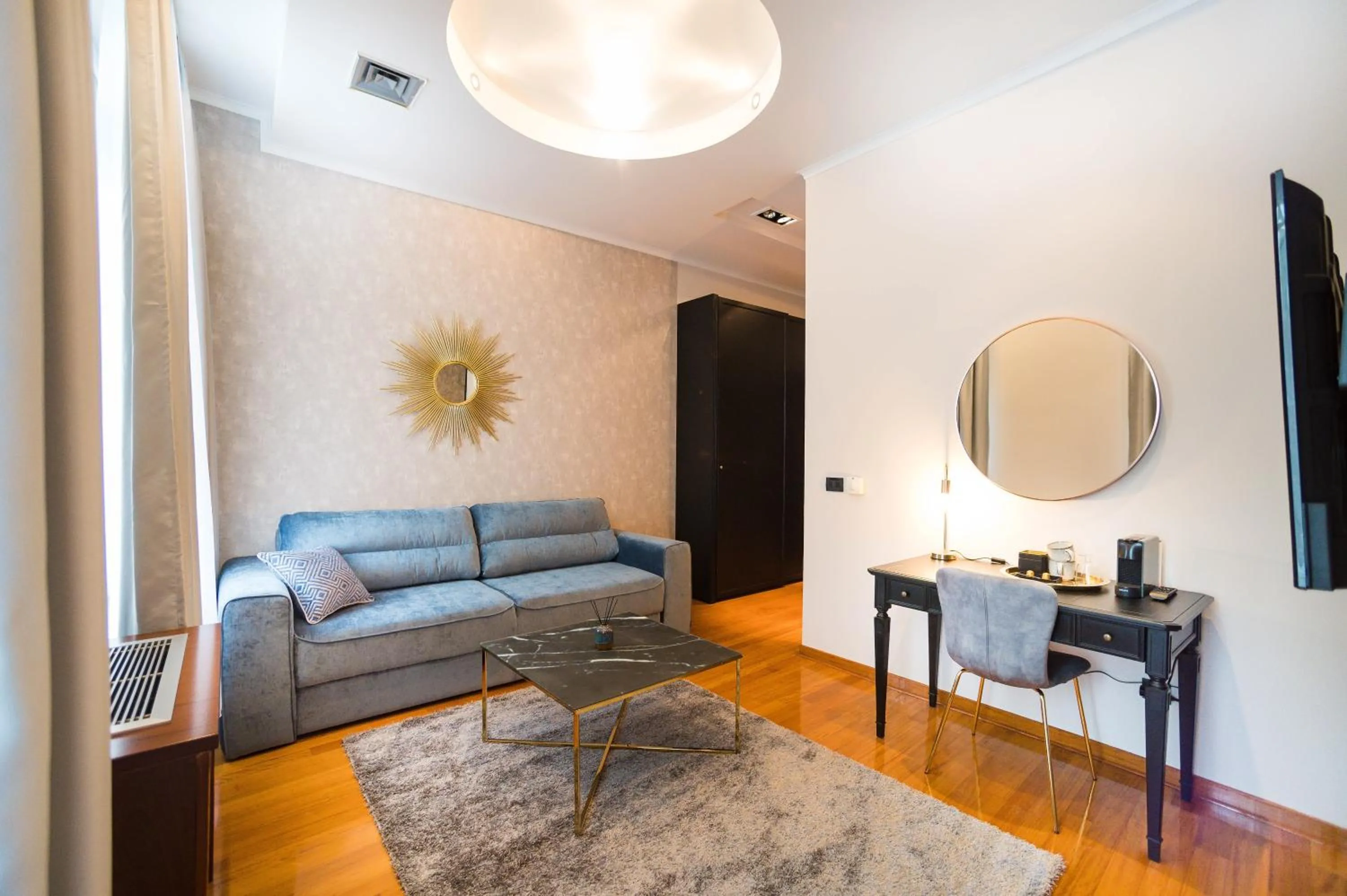 TV and multimedia in NATALI Luxury suites PARKING