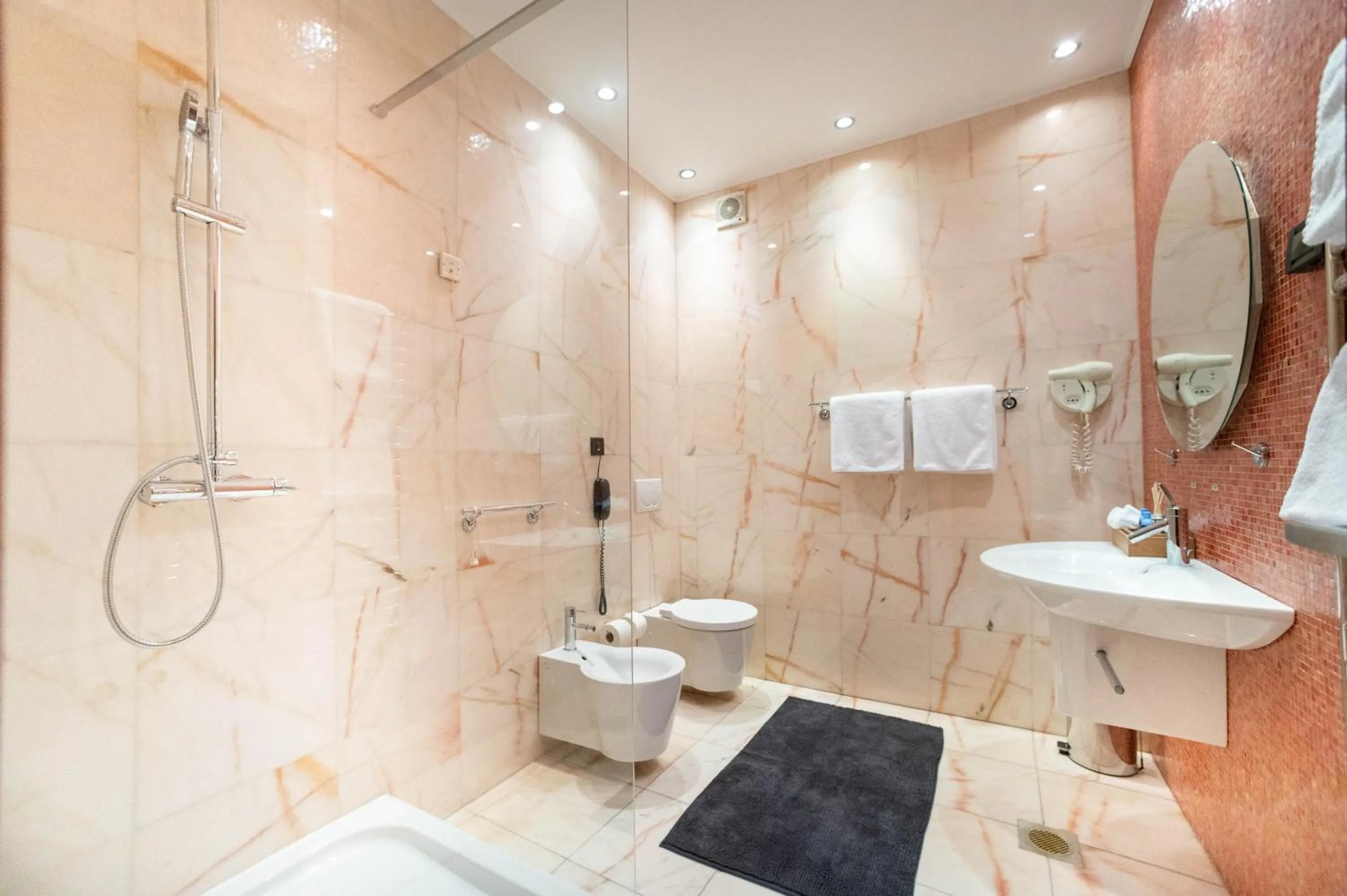 Bathroom in NATALI Luxury suites PARKING