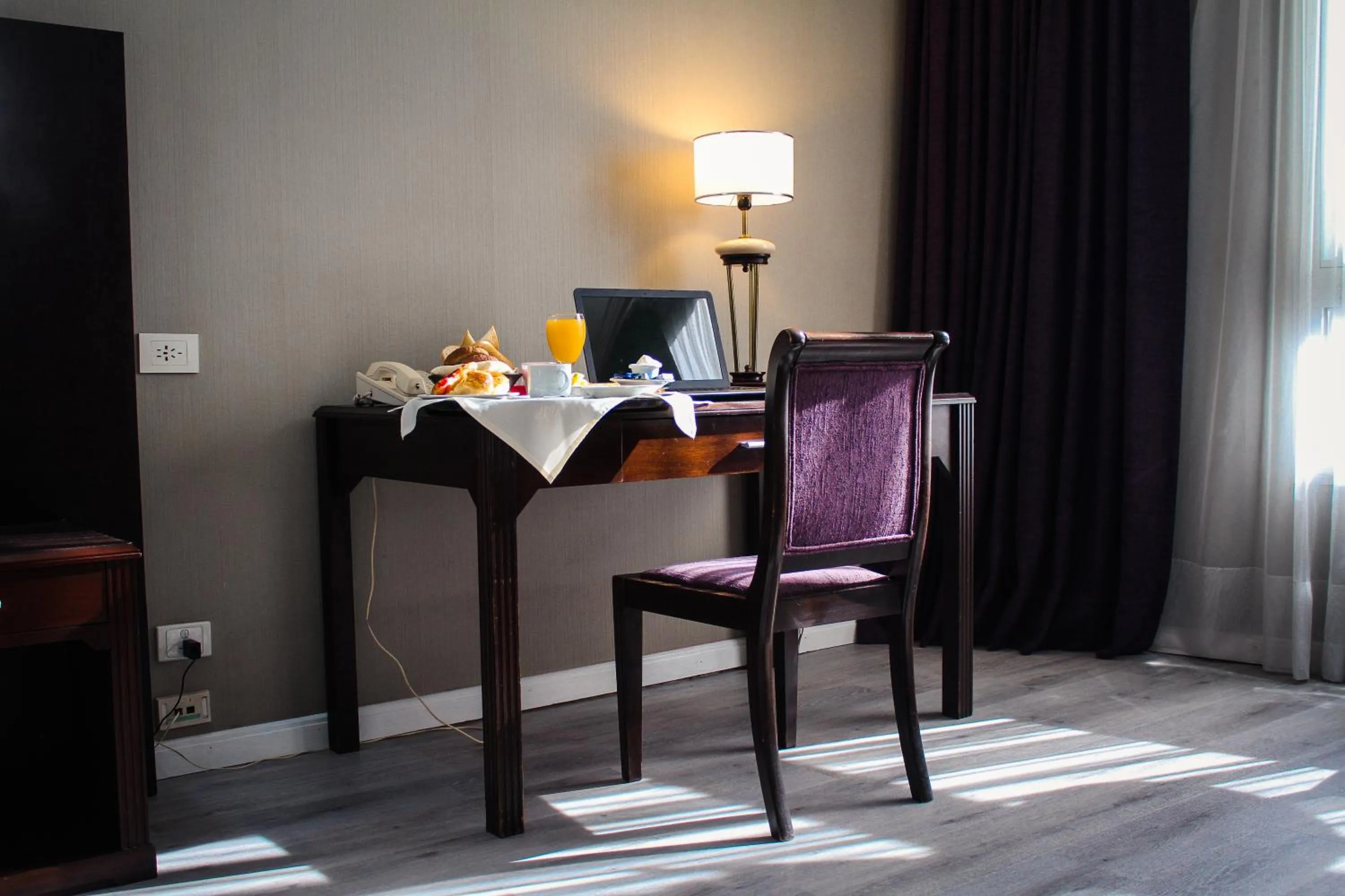 Bedroom in Howard Johnson Plaza by Wyndham Buenos Aires Florida Street