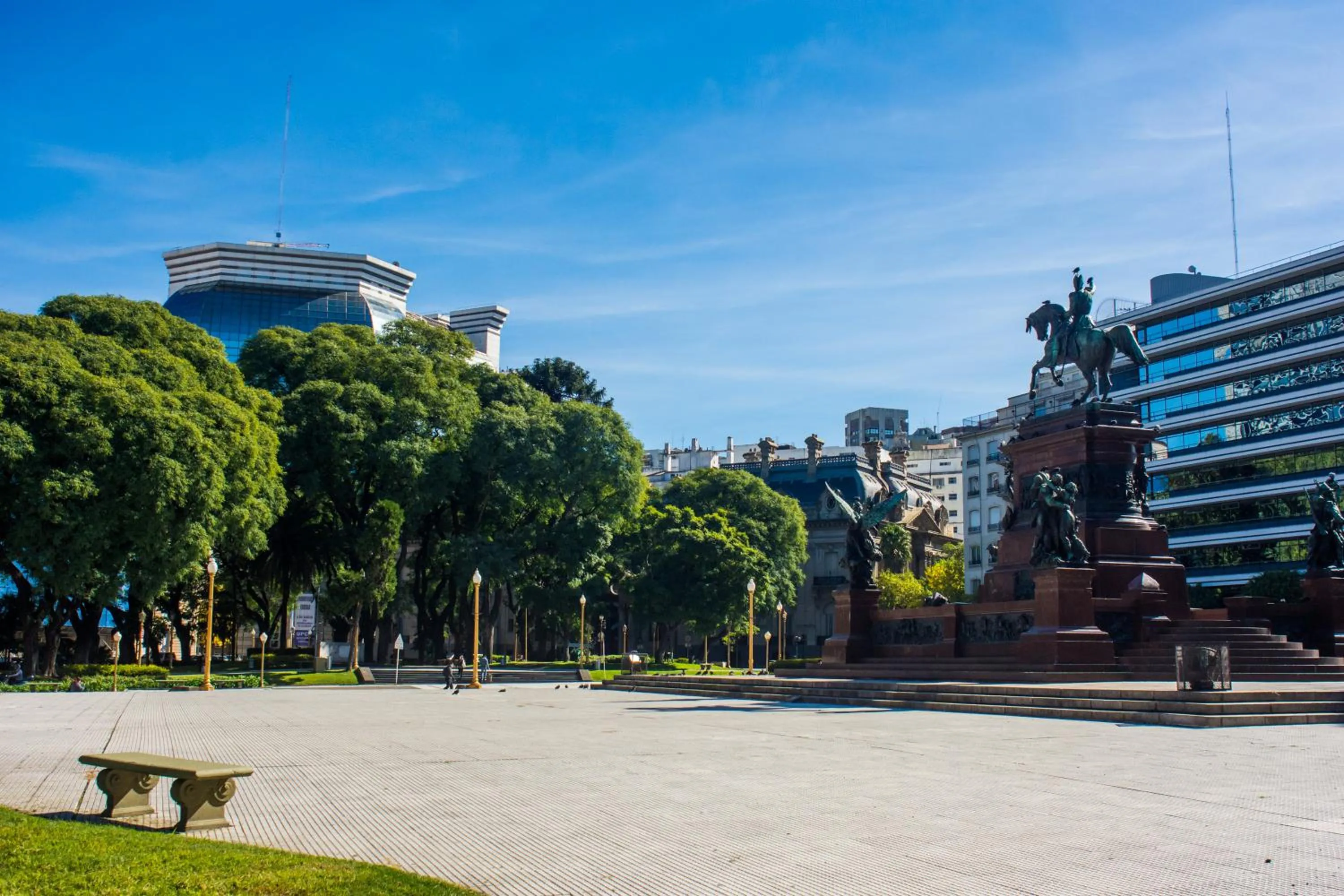 Entertainment in Howard Johnson Plaza by Wyndham Buenos Aires Florida Street