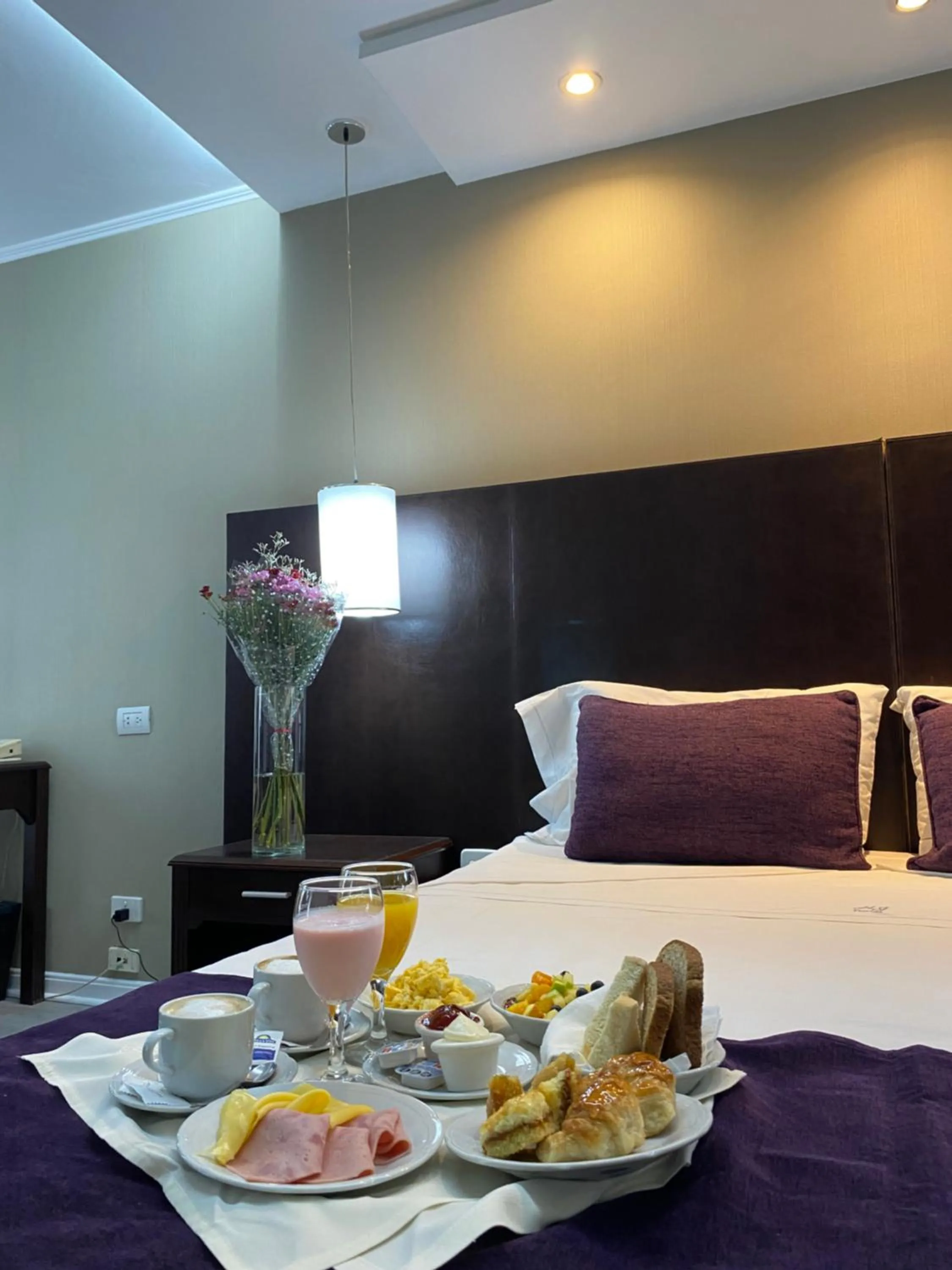 Bedroom, Bed in Howard Johnson Plaza by Wyndham Buenos Aires Florida Street