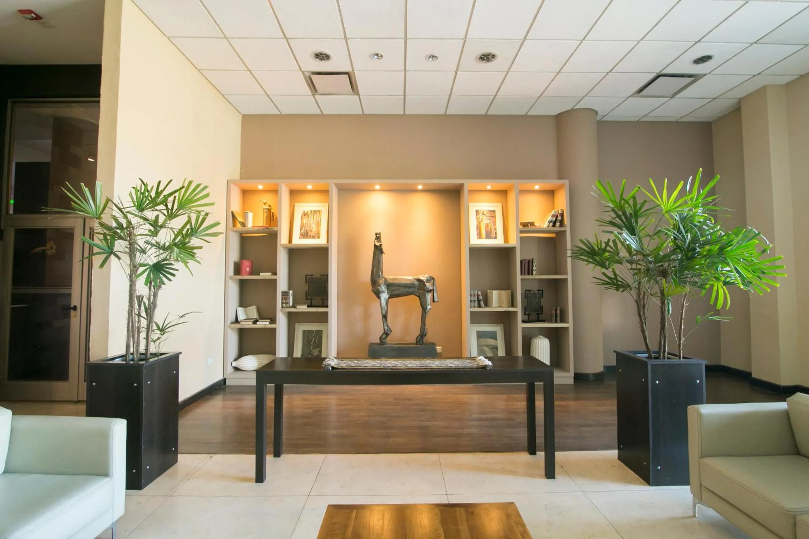 Lobby or reception in Hotel Tower Inn & Suites