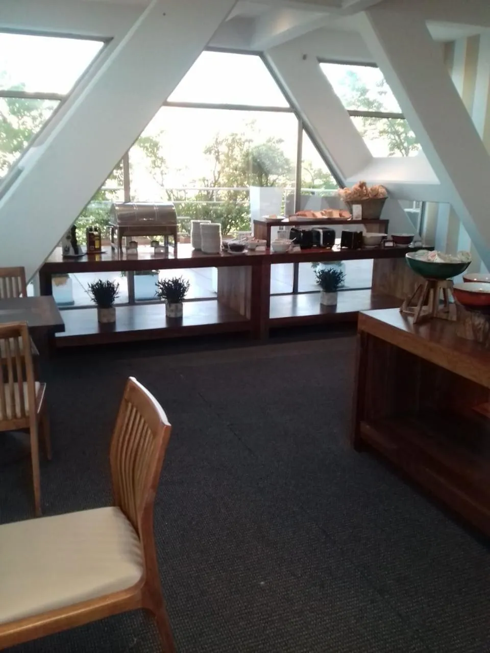 Meals in Hotel Tower Inn & Suites