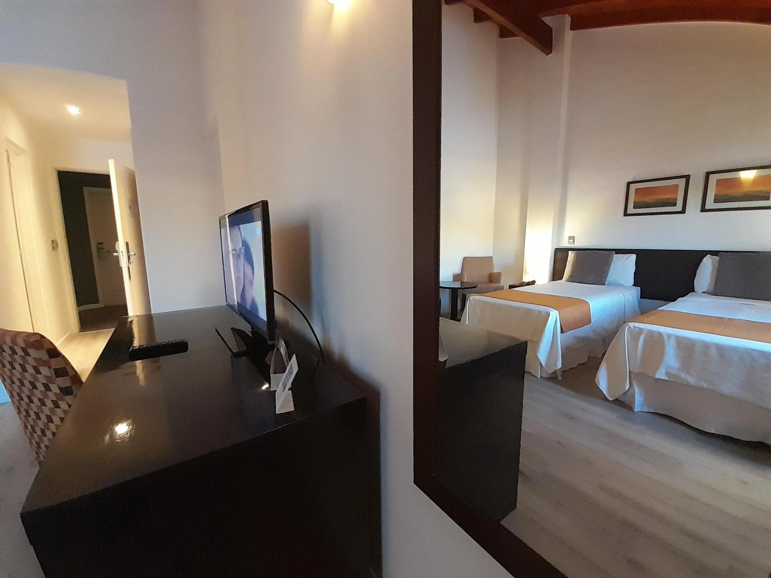 Photo of the whole room, Bed in Rochester Calafate