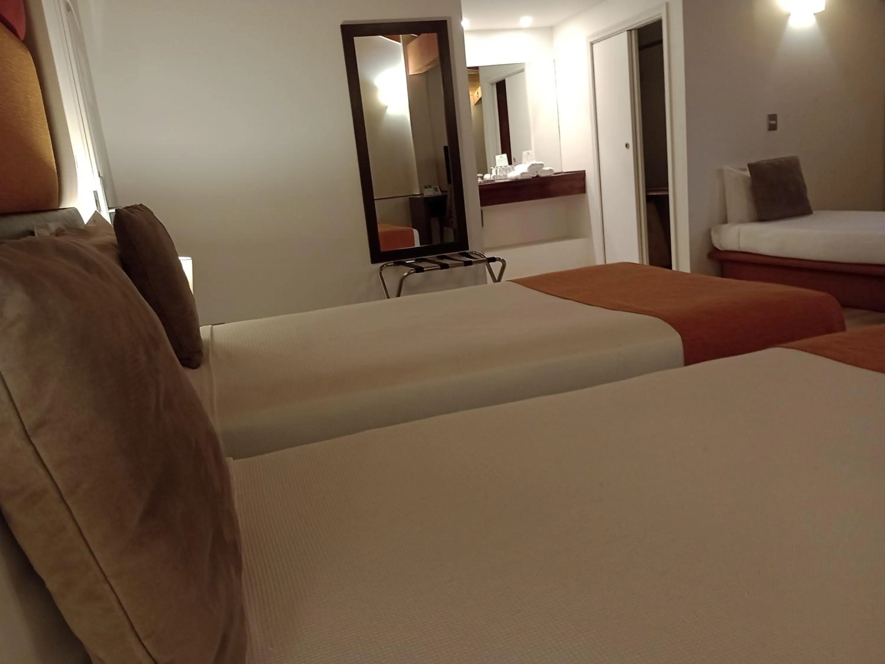 Photo of the whole room, Bed in Rochester Calafate