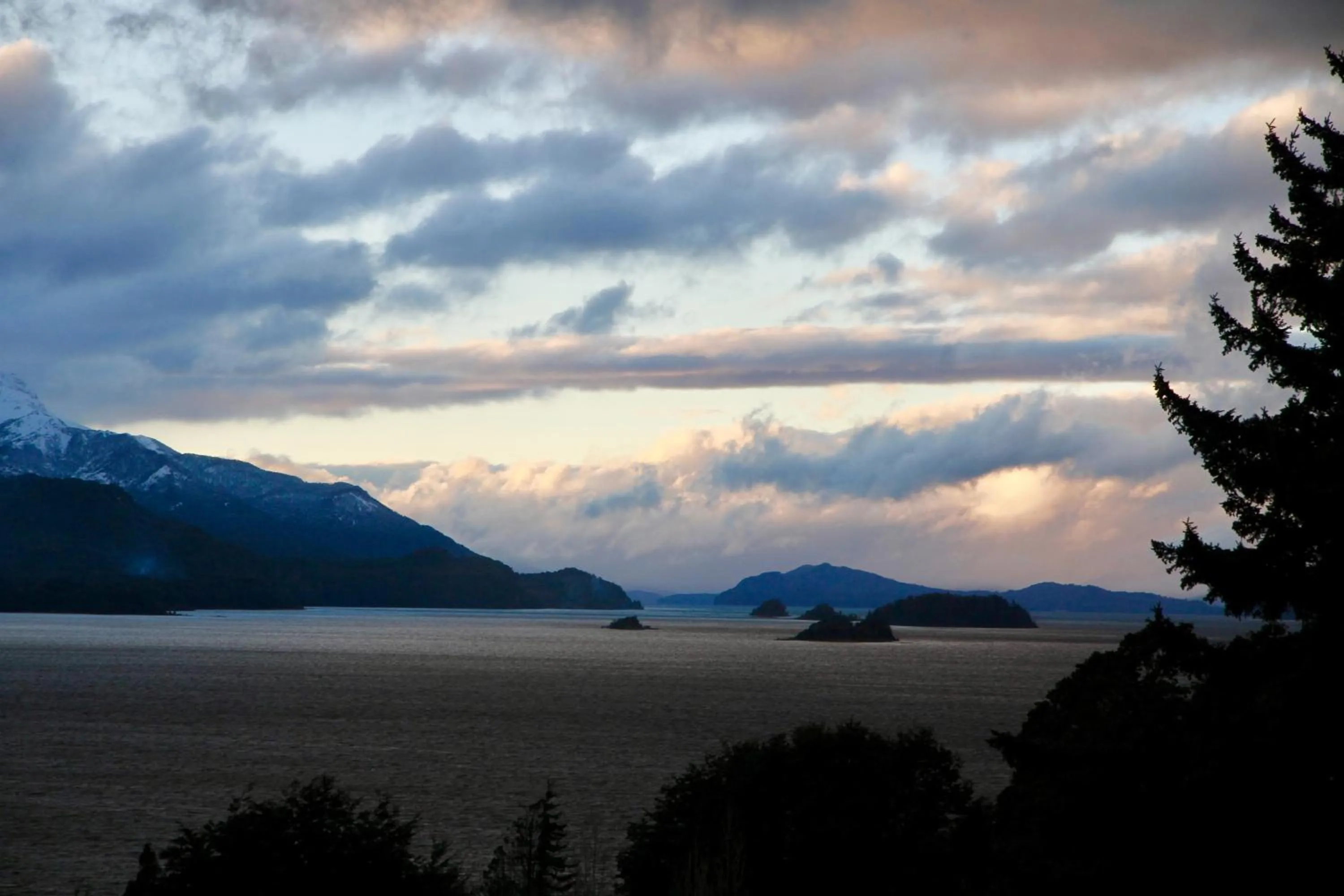 Lake view in Hotel Tunquelén