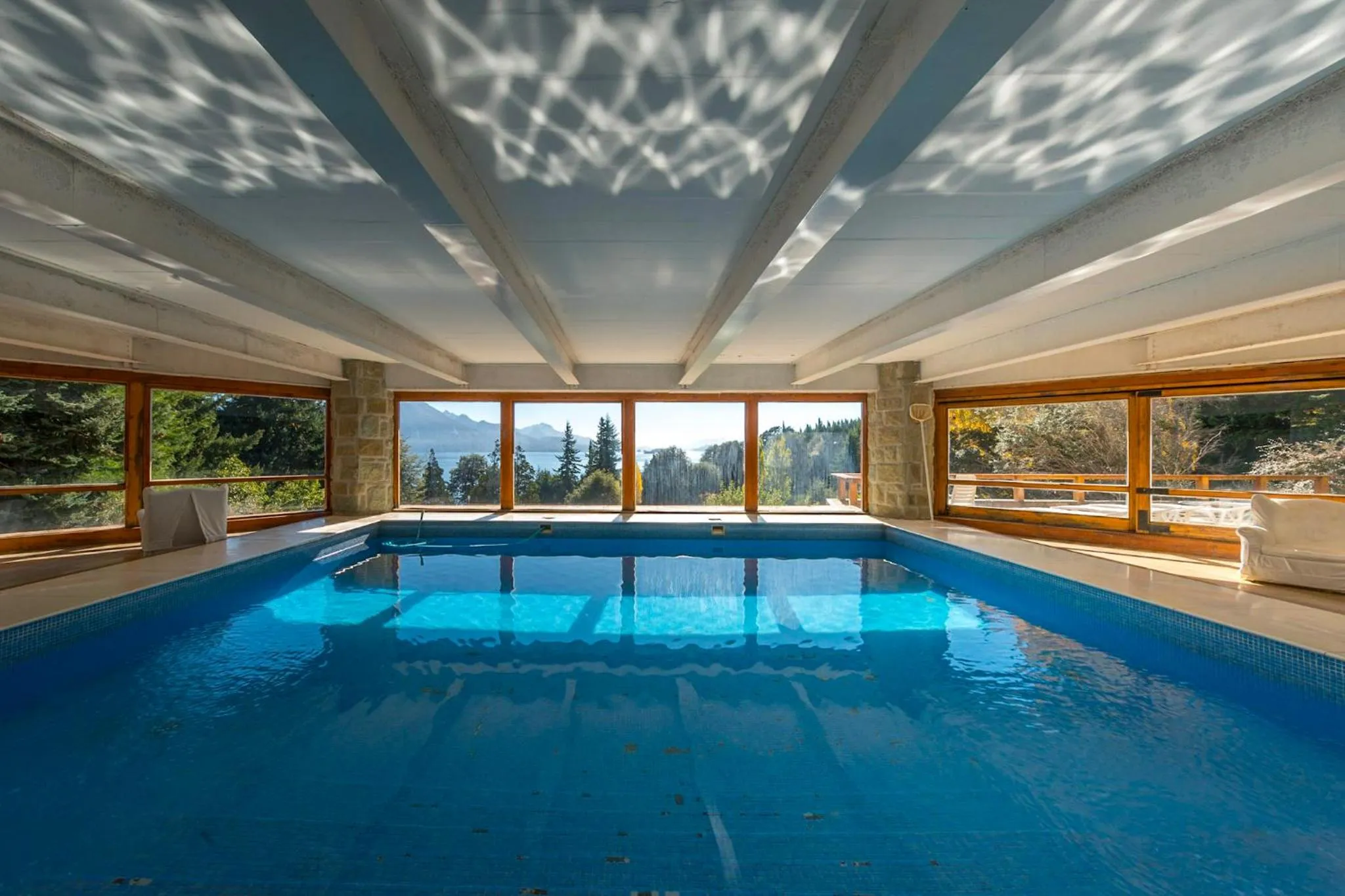 Swimming pool in Hotel Tunquelén
