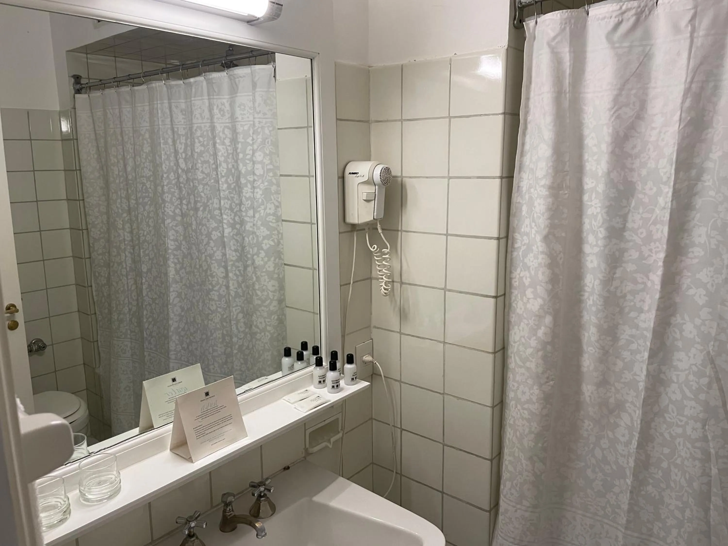 Bathroom in Hotel Tunquelén