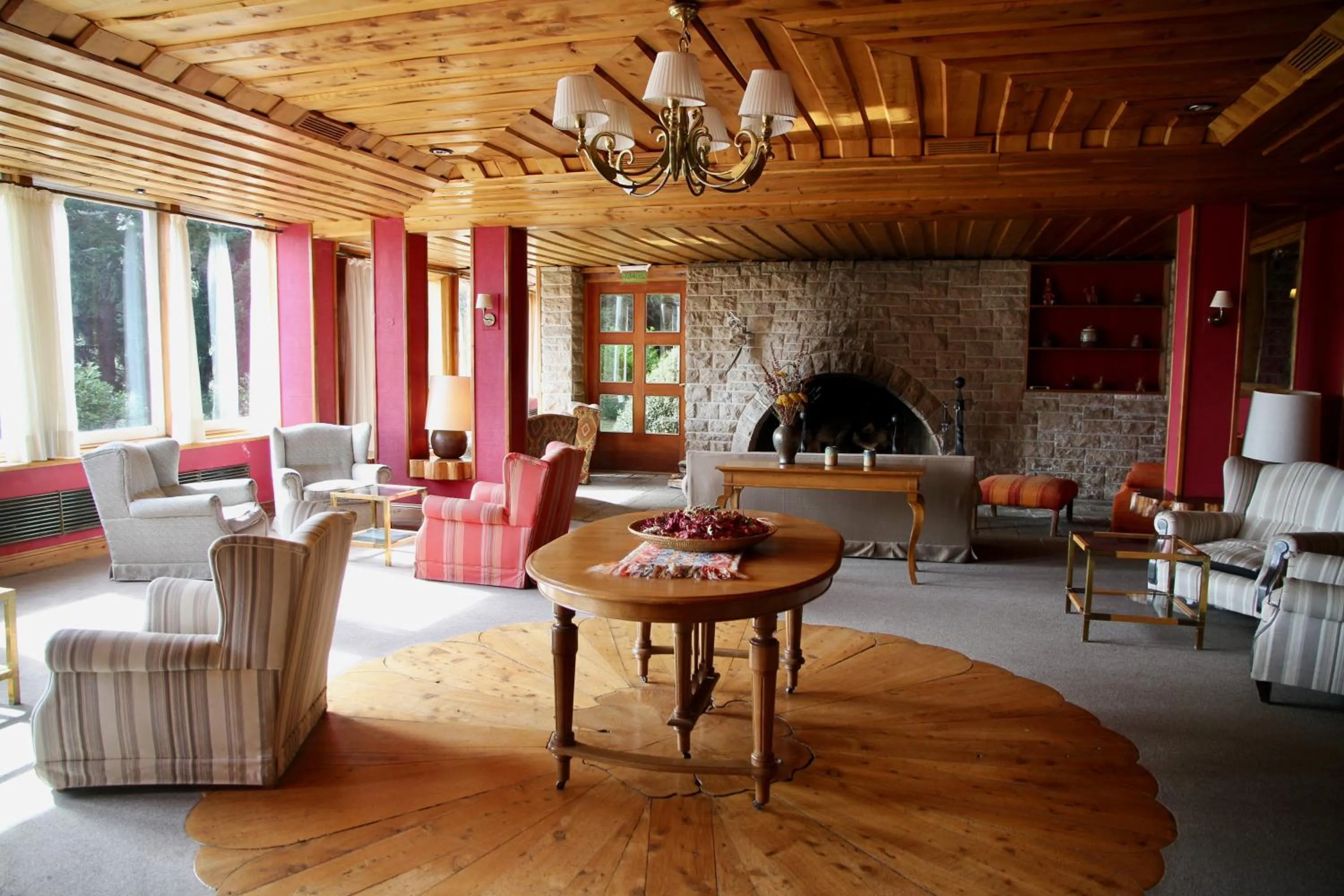 Restaurant/places to eat in Hotel Tunquelén