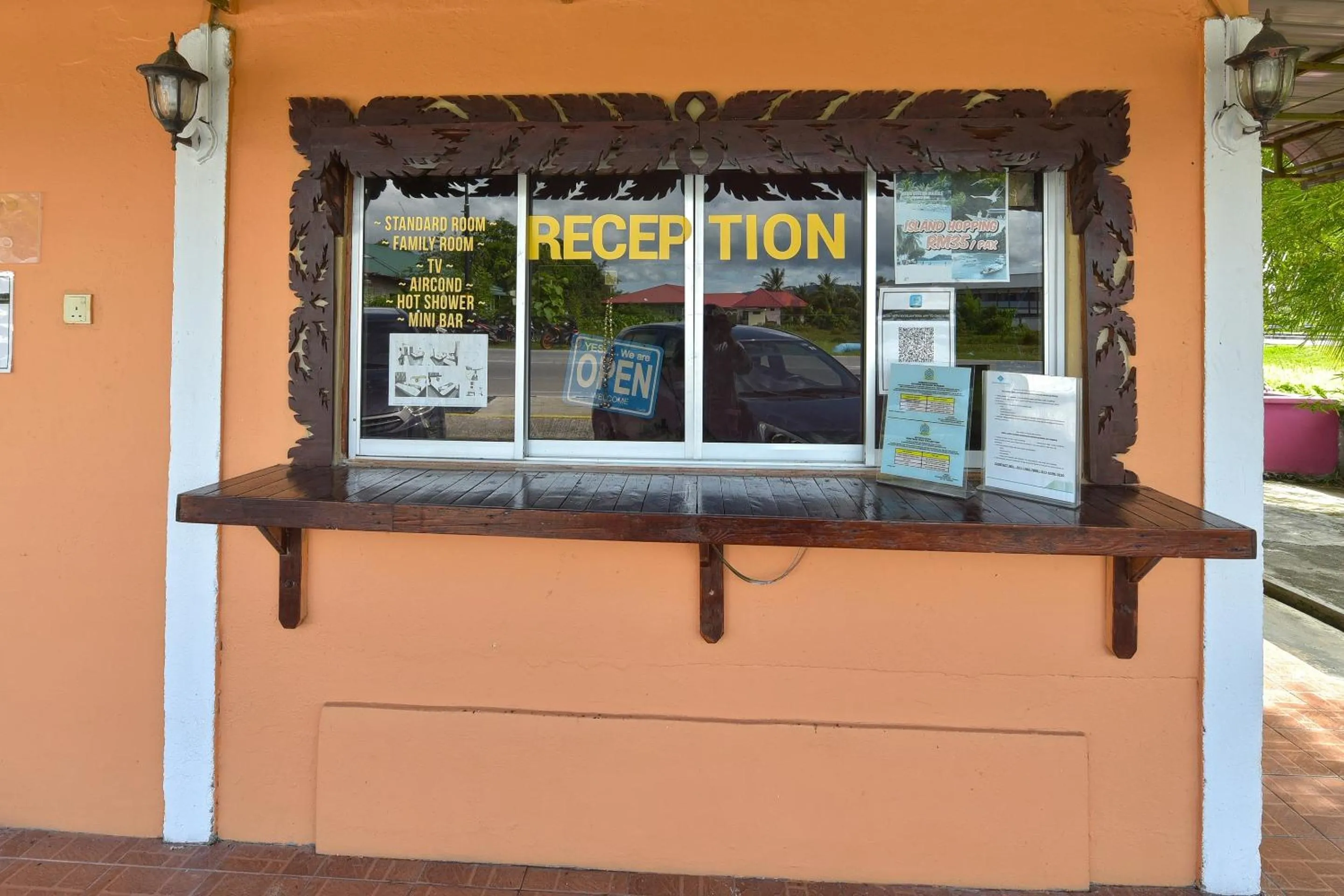 Lobby or reception in Hotel O Awan Biru Motel