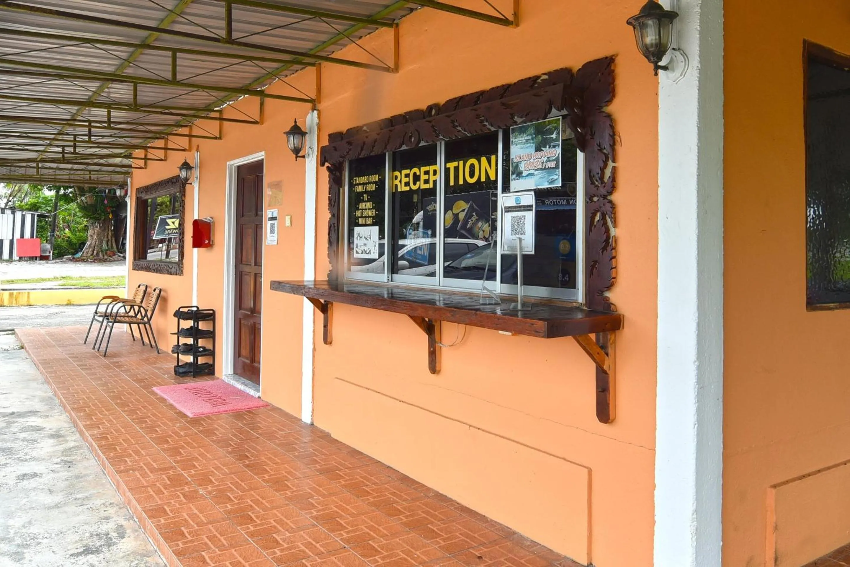 Lobby or reception in Hotel O Awan Biru Motel