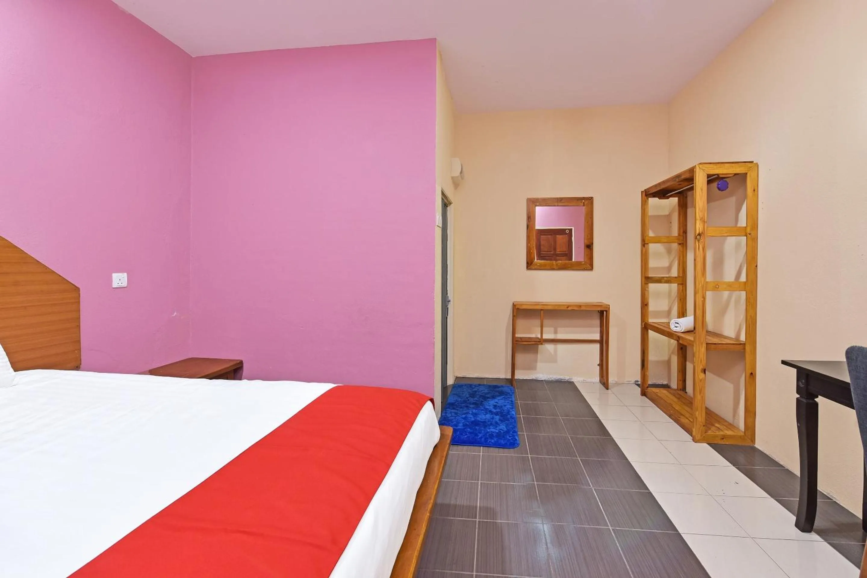 Bedroom, Bed in Hotel O Awan Biru Motel