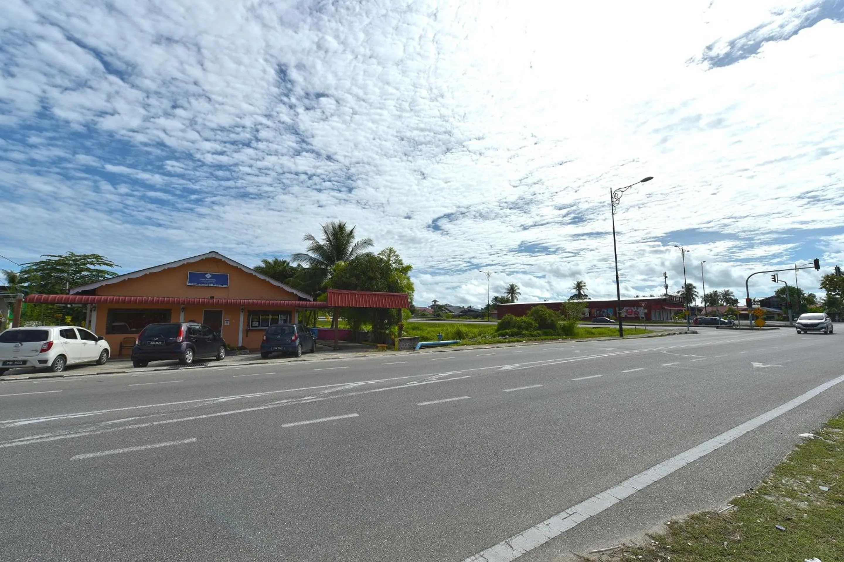 Facade/entrance in Hotel O Awan Biru Motel