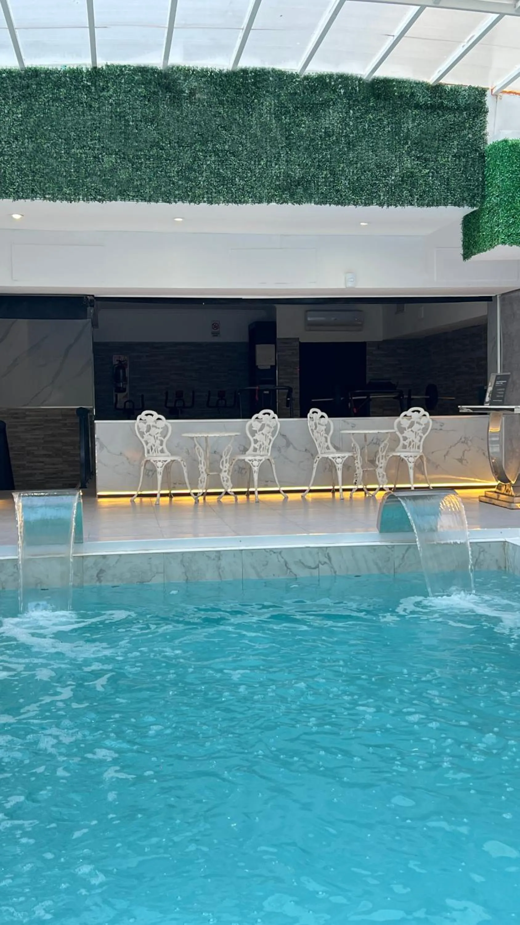 Swimming pool in Ker Recoleta Hotel